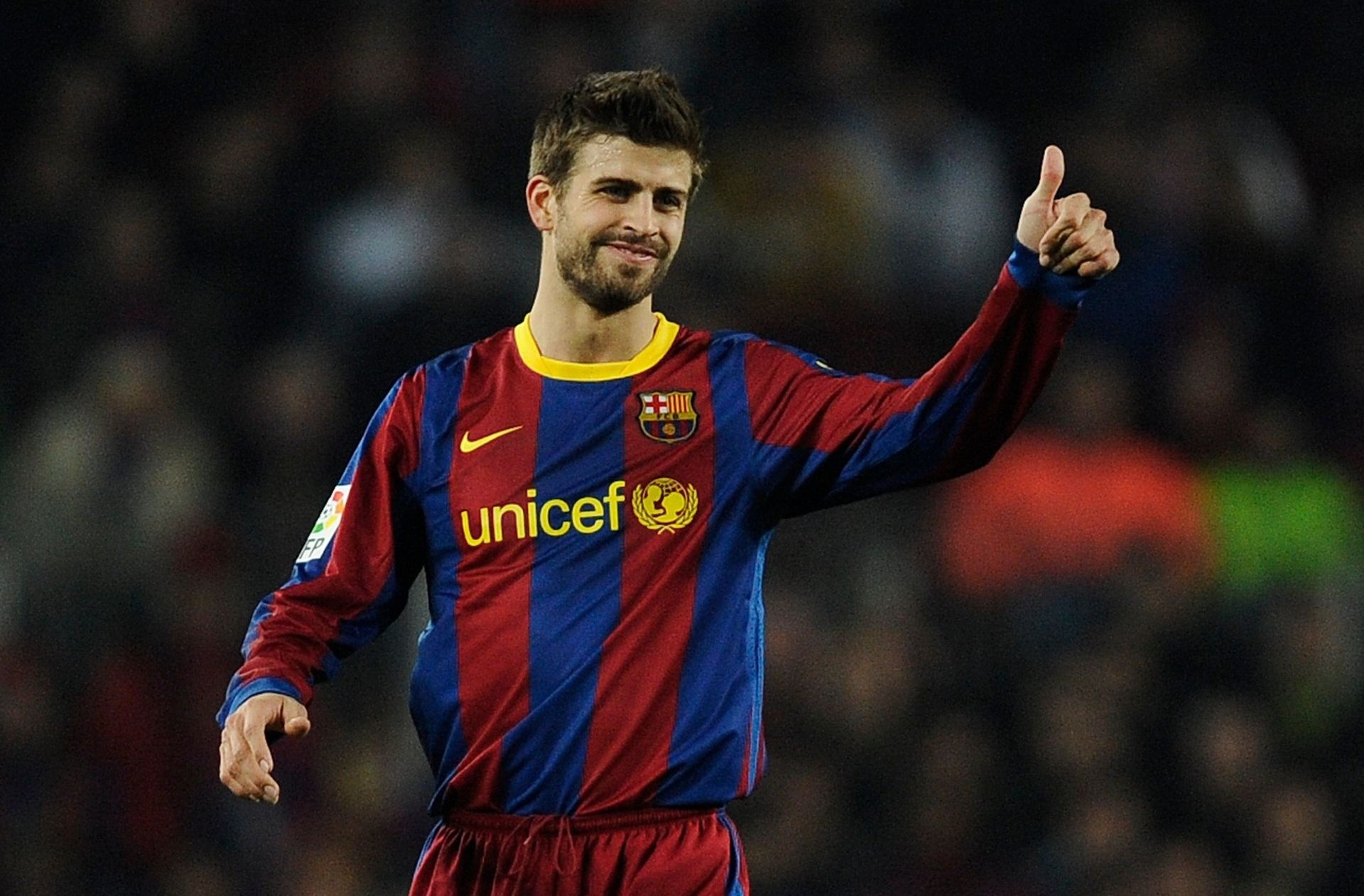 Gerard Pique, New signings, La Liga, Pique gesture, 1920x1270 HD Desktop