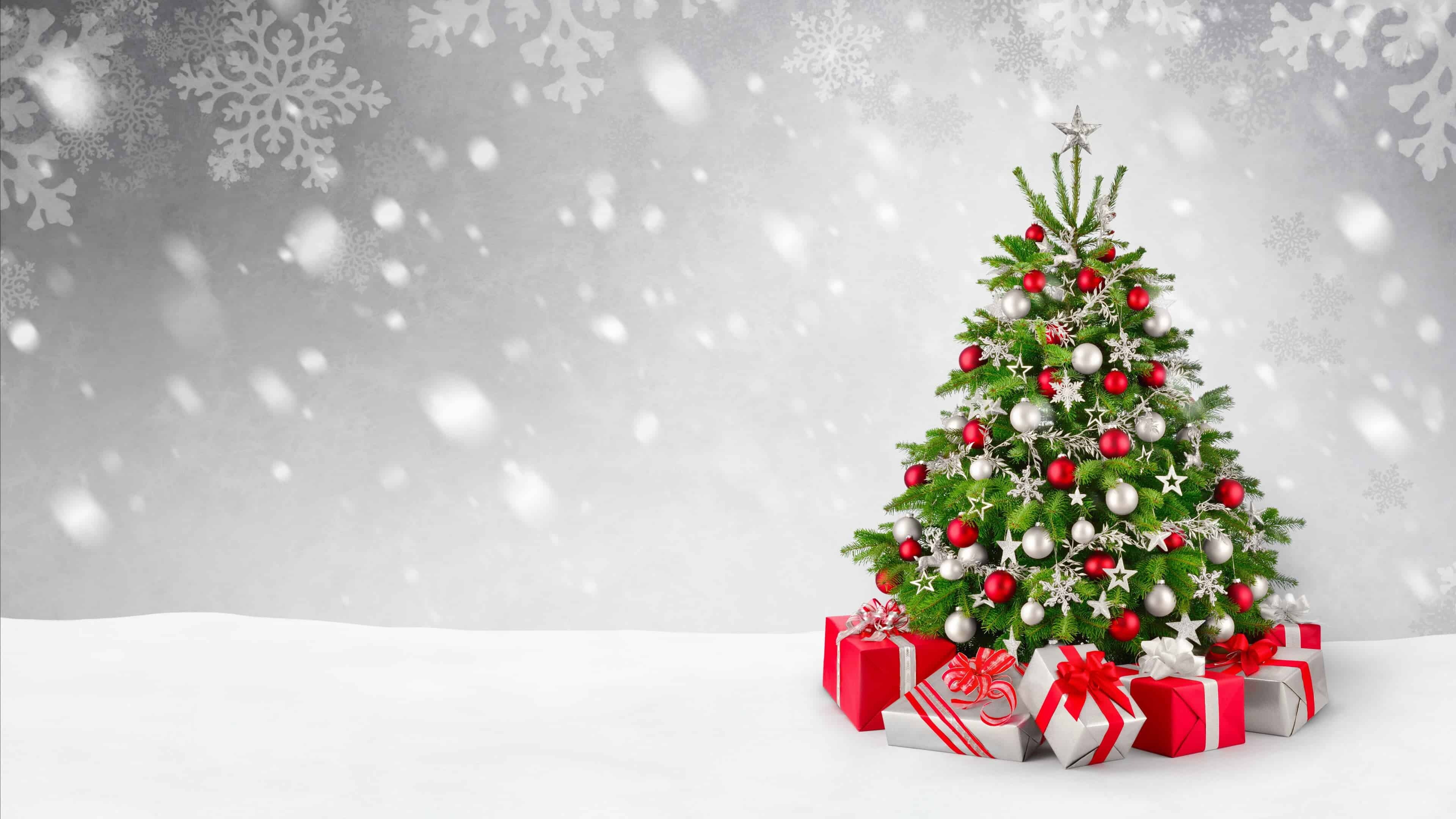 Christmas tree delight, Gift-giving season, UHD 4k wallpaper, Festive joy, 3840x2160 4K Desktop