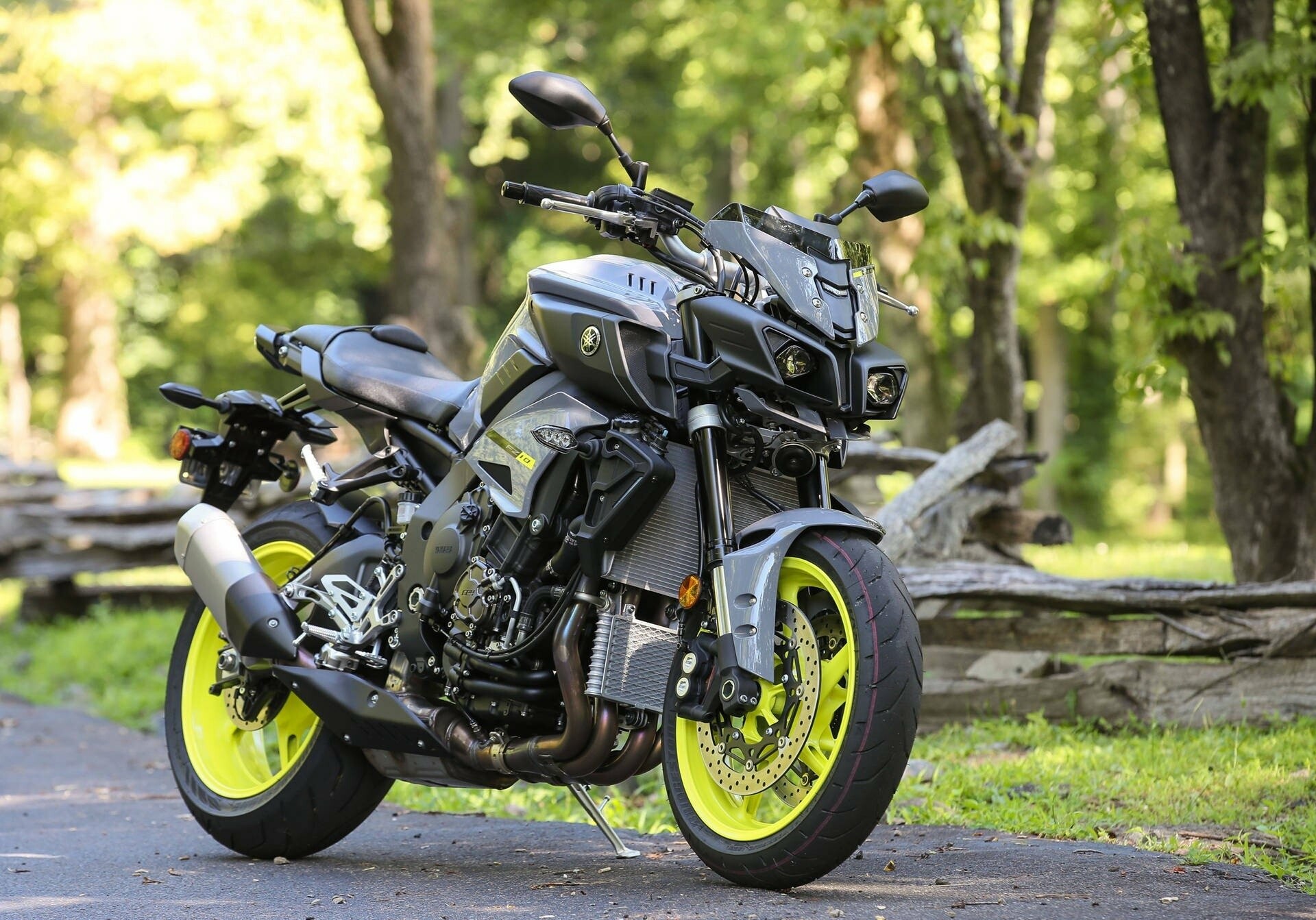 Yamaha MT-10, Fearless ride, Thrilling experience, Dynamic performance, 1920x1350 HD Desktop