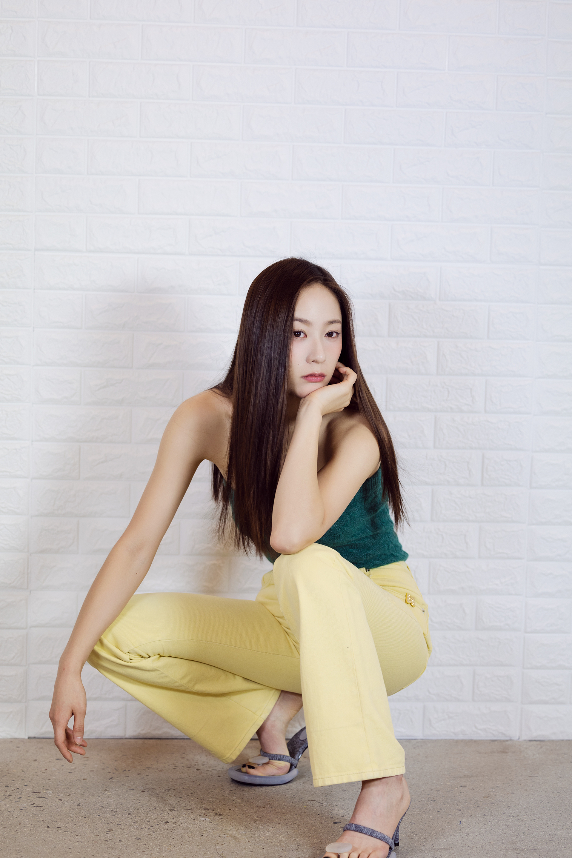 Krystal Jung, Music, Jung's feet, WikiFeet, 2000x3000 HD Phone