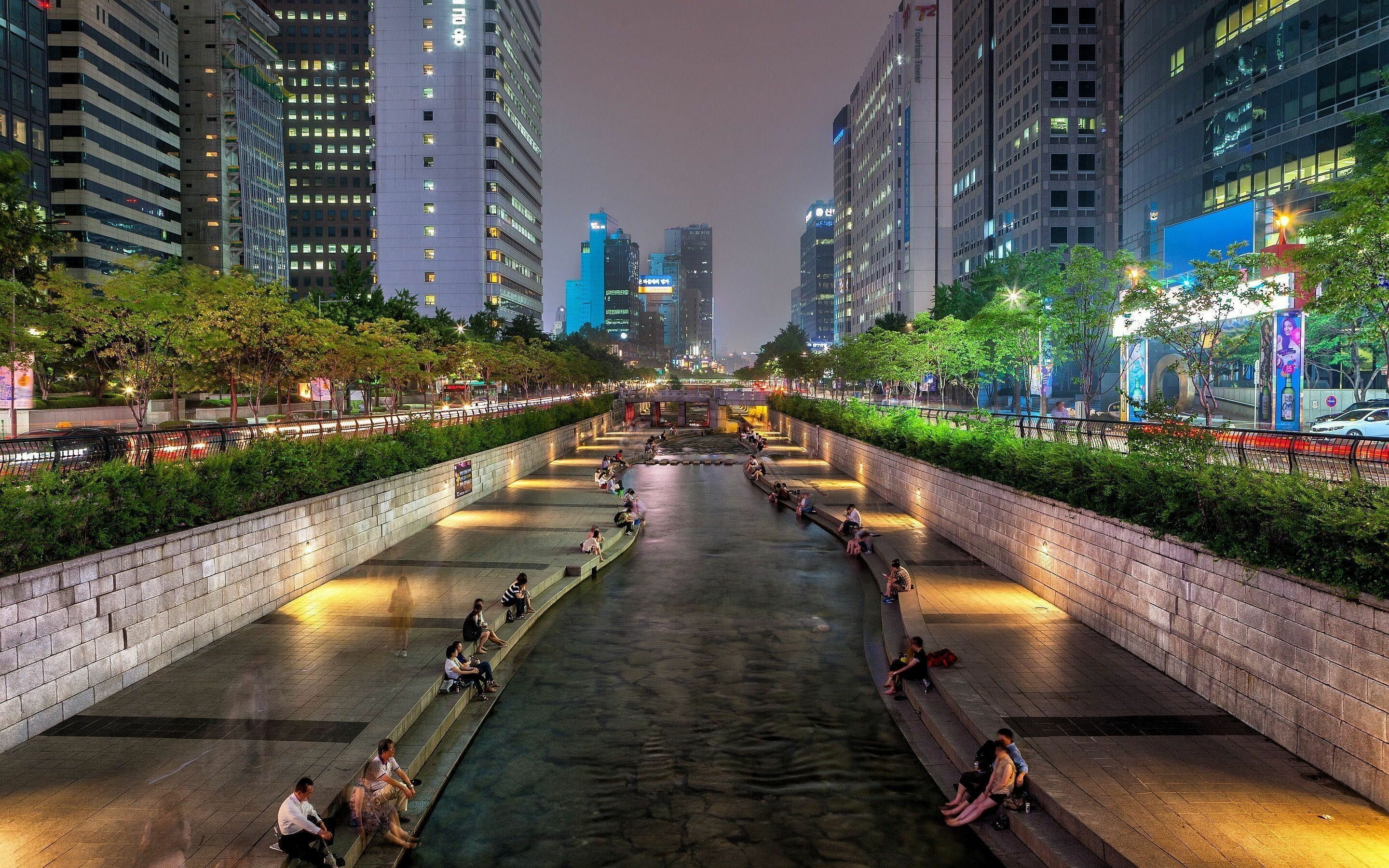 Cheonggyecheon, Korea Wallpaper, 2880x1800 HD Desktop