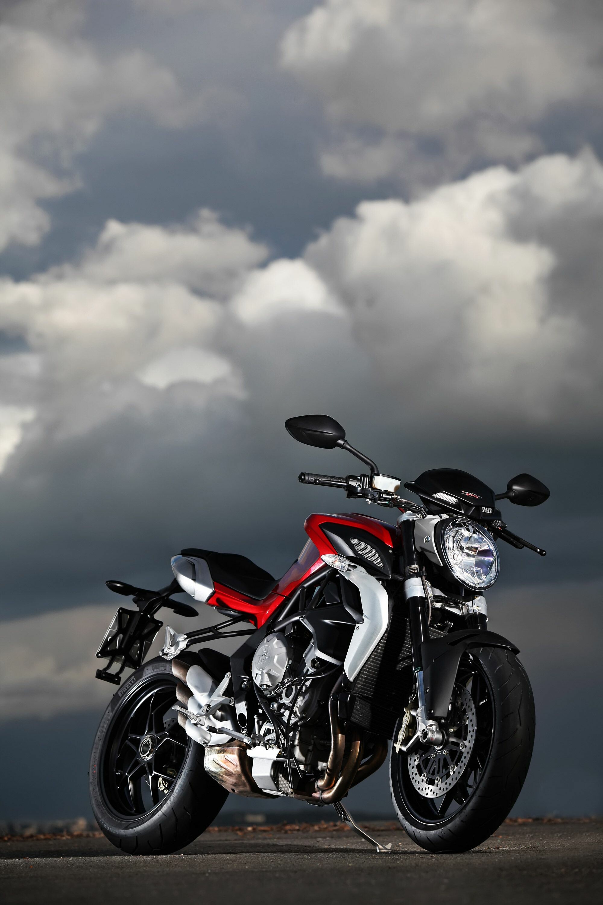 MV Agusta, Brutale 800, Unconventional design, Performance beast, 2000x3000 HD Phone