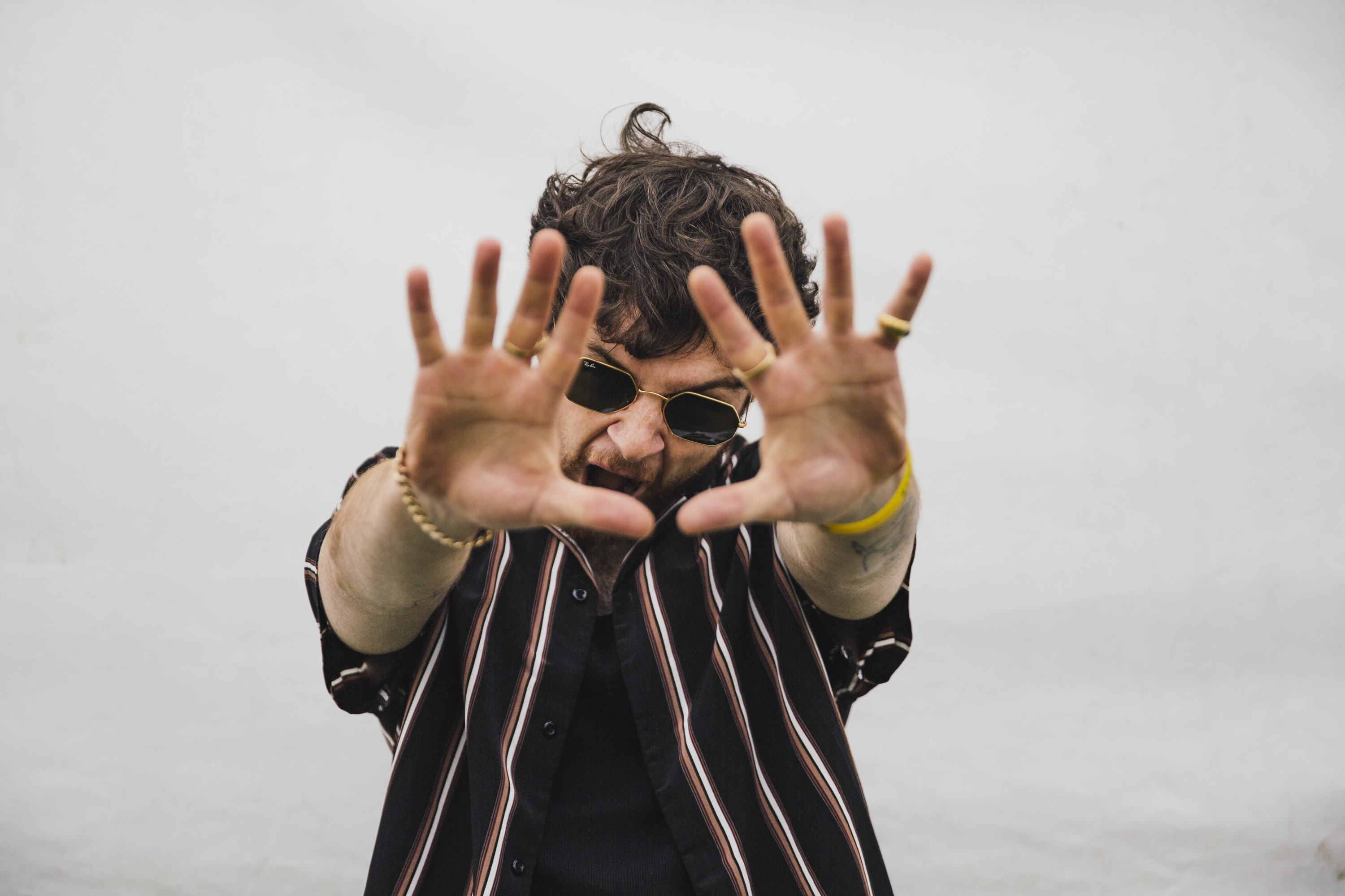 Tom Grennan, Discovered singing, Drunk karaoke, Elton John's favorite, 3000x2000 HD Desktop