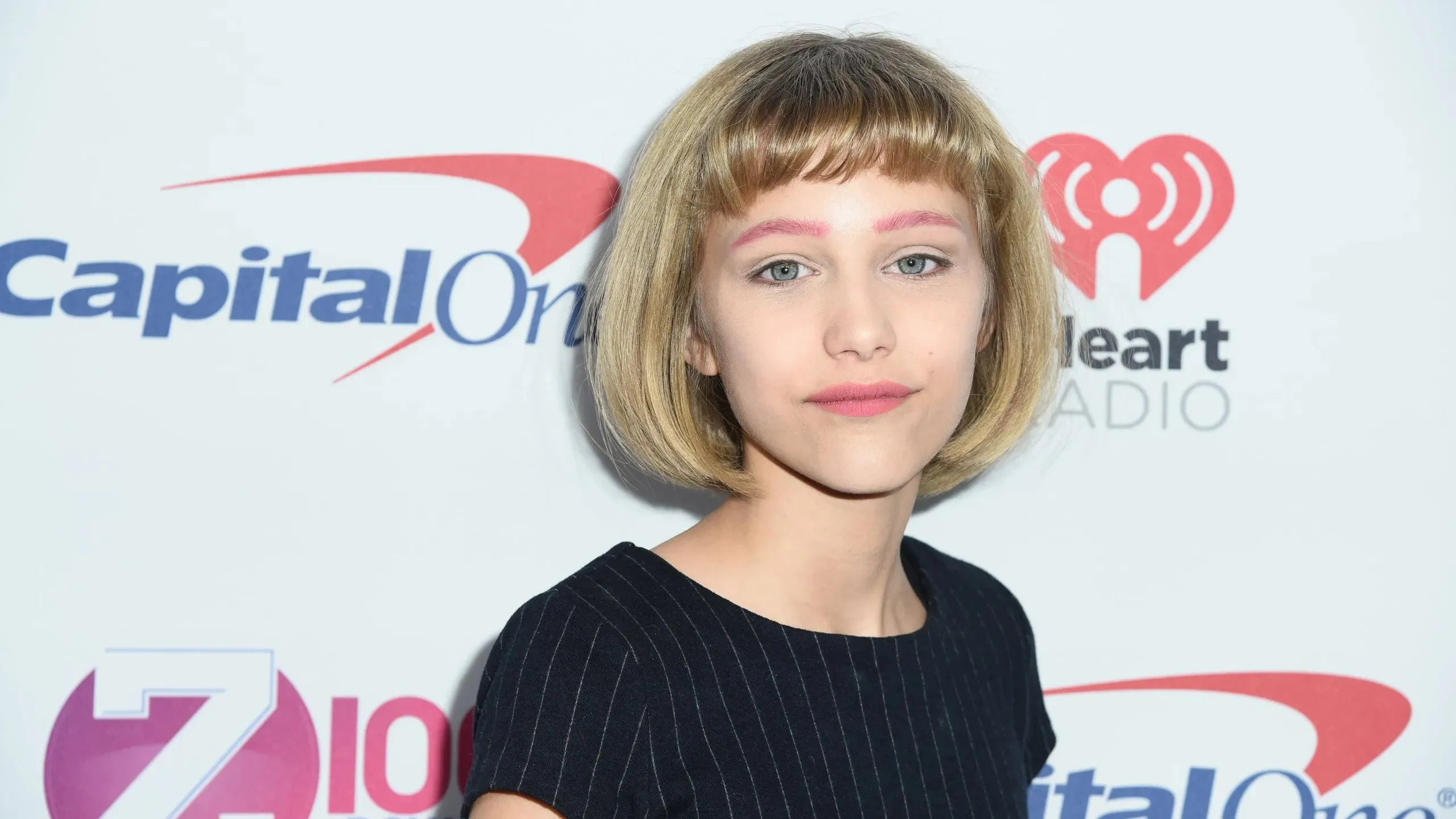 Grace VanderWaal, Net worth, Earnings, Wealthypipo, 2560x1440 HD Desktop