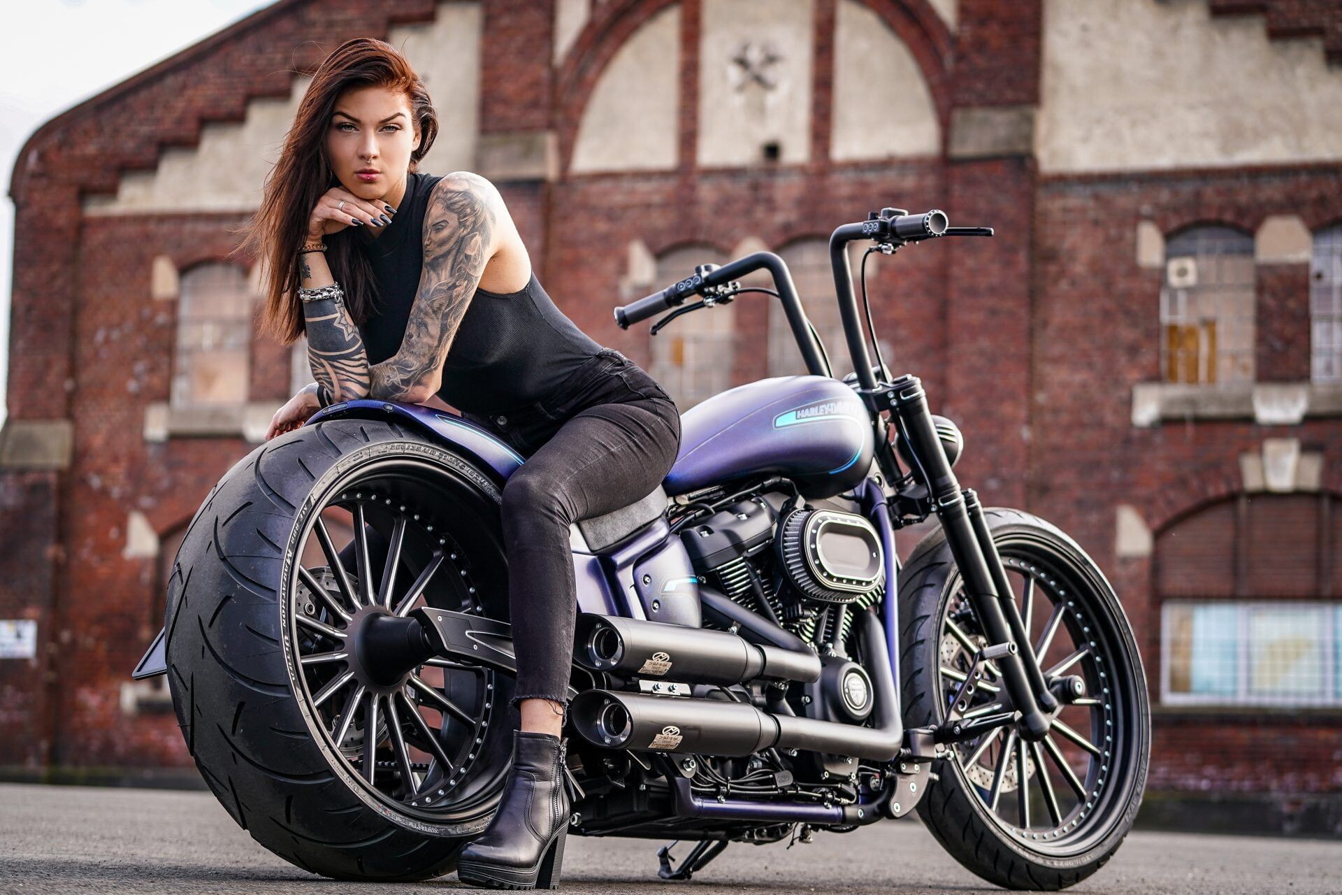 Harley-Davidson Thunderbike, Girls and Motorcycles Wallpaper, 1920x1280 HD Desktop