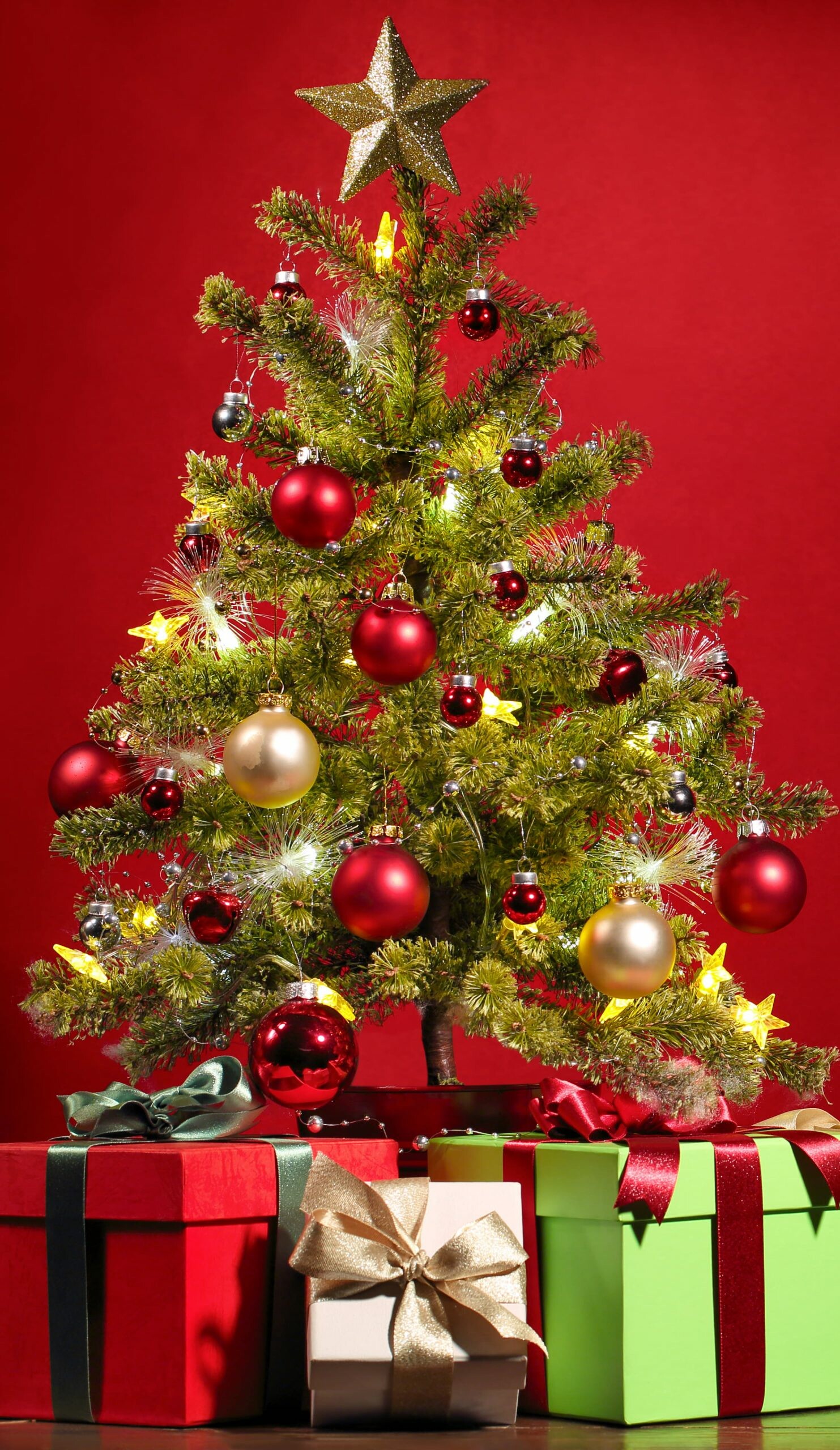 Christmas Gifts, Green tree, Colorful, Christmas cards, 1490x2560 HD Phone