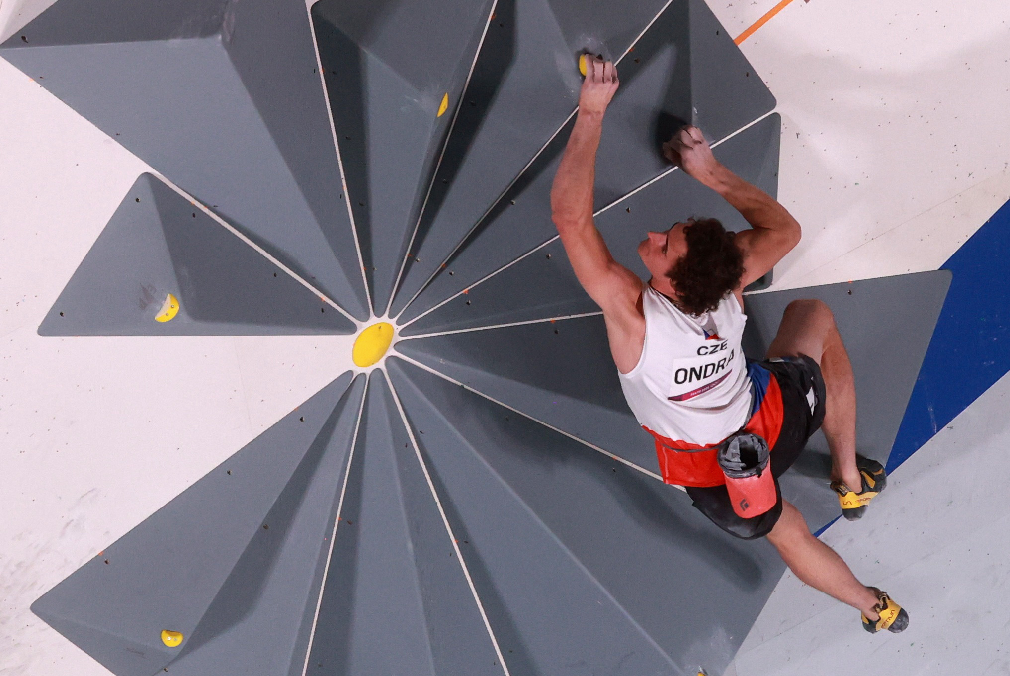 Adam Ondra, Olympics Wallpaper, 2040x1360 HD Desktop