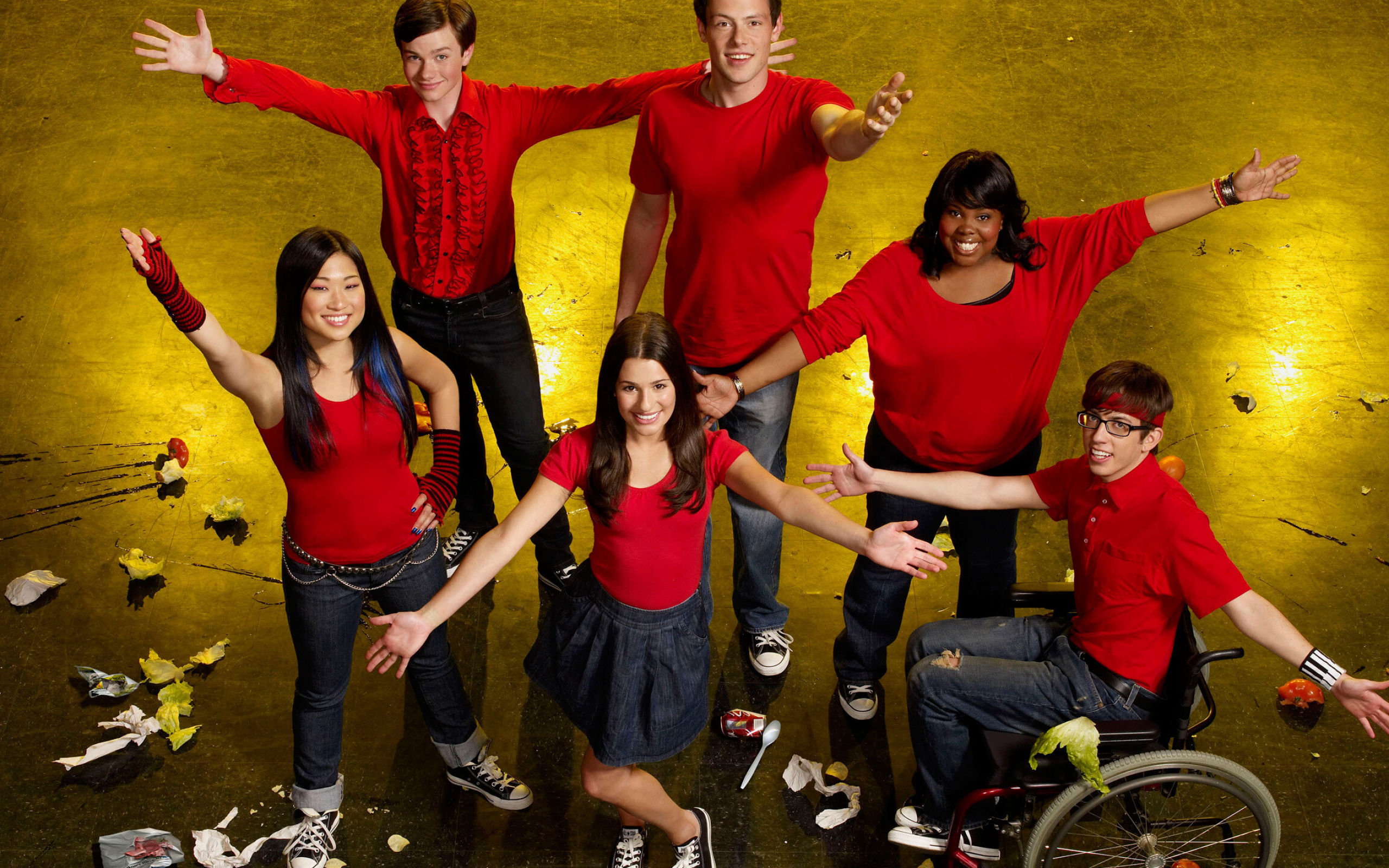 Glee TV show, Colorful wallpaper, Dynamic visuals, Energetic performances, 2560x1600 HD Desktop