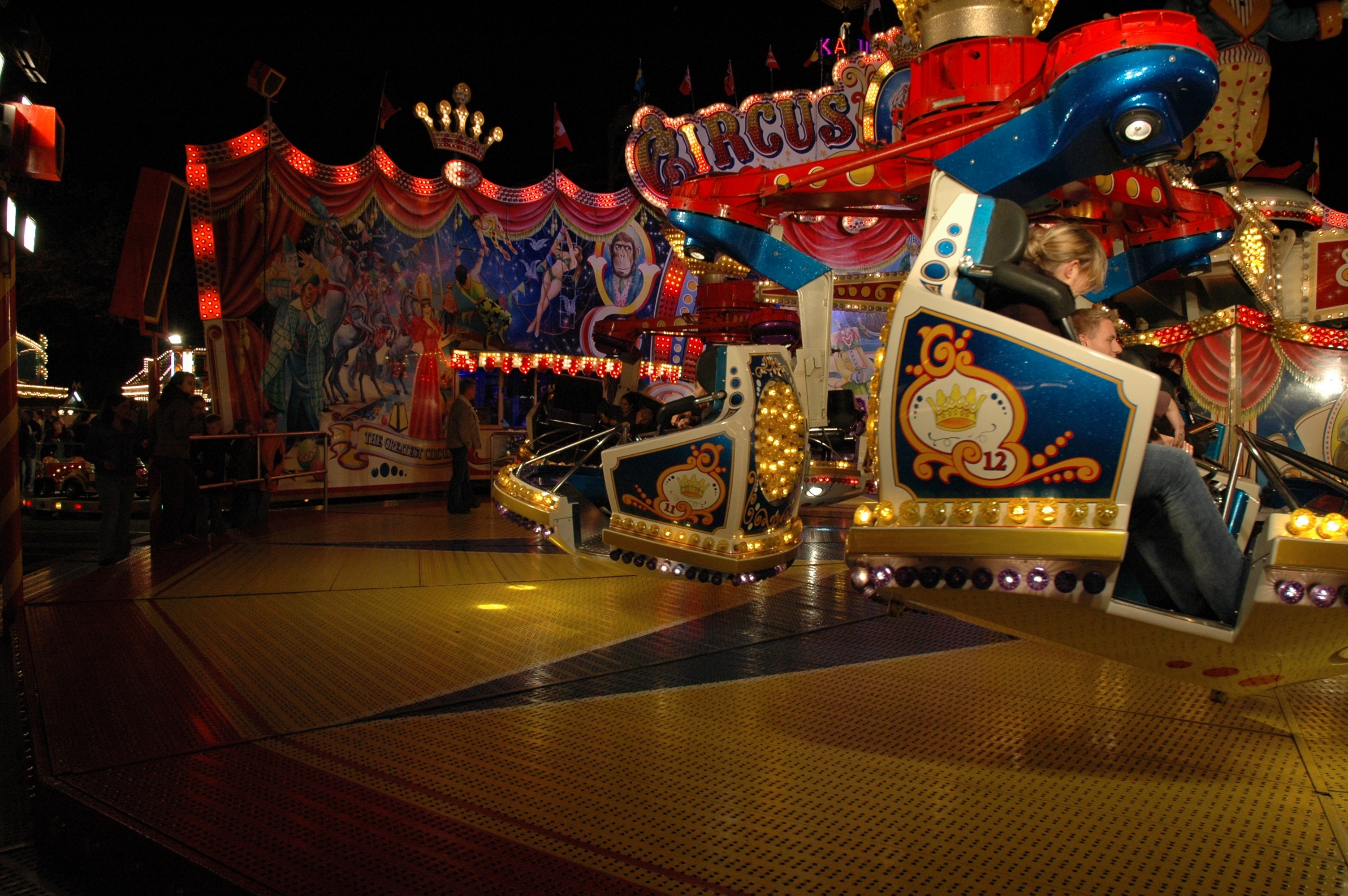 Night run, Amusement park, Fun-filled evening, Energetic party, 3010x2000 HD Desktop