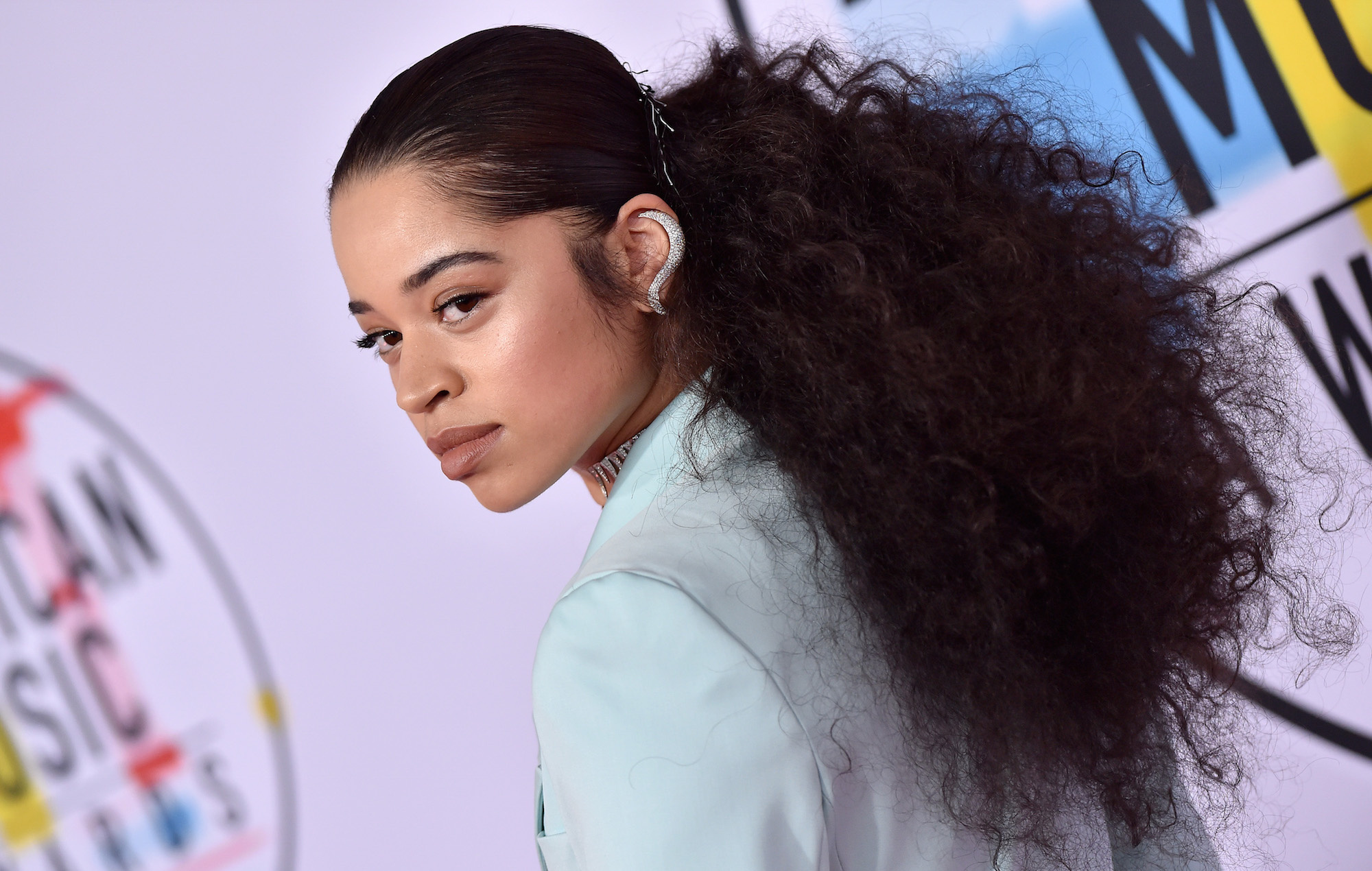 Ella Mai, Ella Mai album review, 2000x1270 HD Desktop