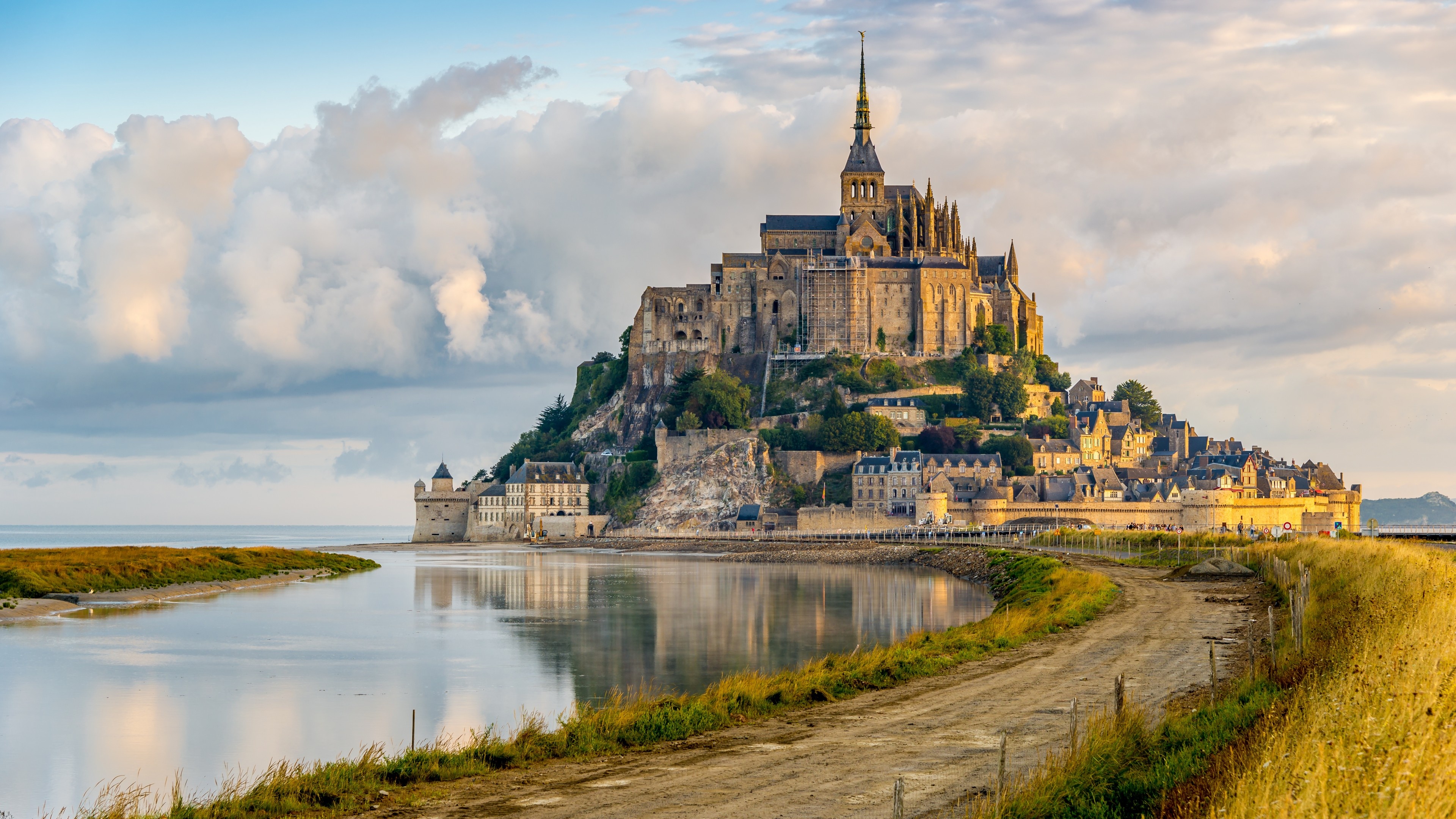 Mont Saint Michel, Sea and sky, Cloudy backdrop, Scenic road, 3840x2160 4K Desktop