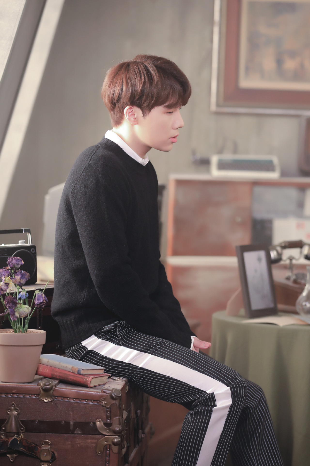 Kim Sung-kyu, Music, Cold Weather, Kim Seon Ho, 1280x1920 HD Phone