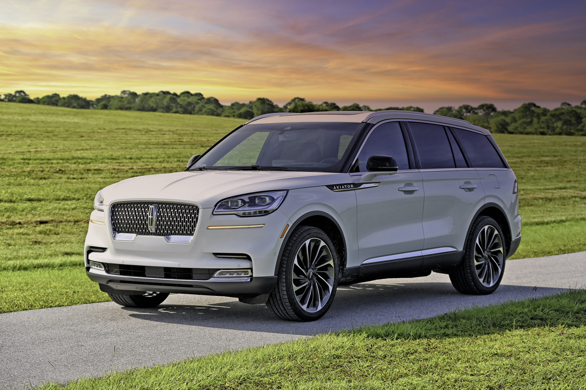 Reserve AWD Edition, Lincoln Aviator Wallpaper, 2050x1370 HD Desktop