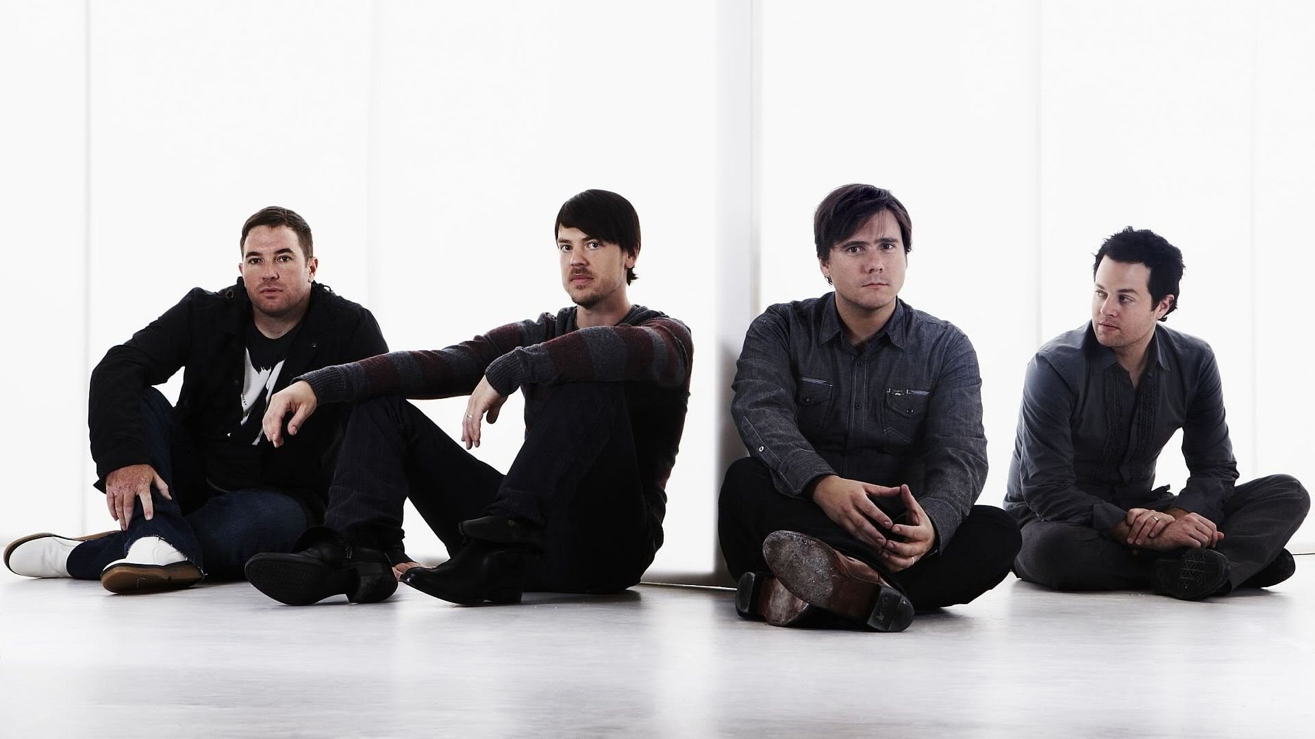 Jimmy Eat World Band, Music artists, Black tops, White floor, 1920x1080 Full HD Desktop