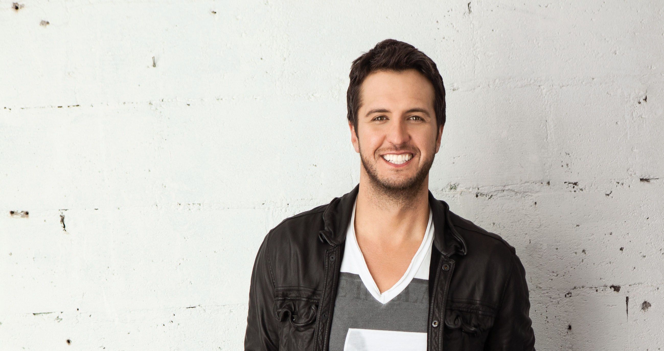 Luke Bryan, Background, Posted by Sarah Peltier, 2600x1380 HD Desktop