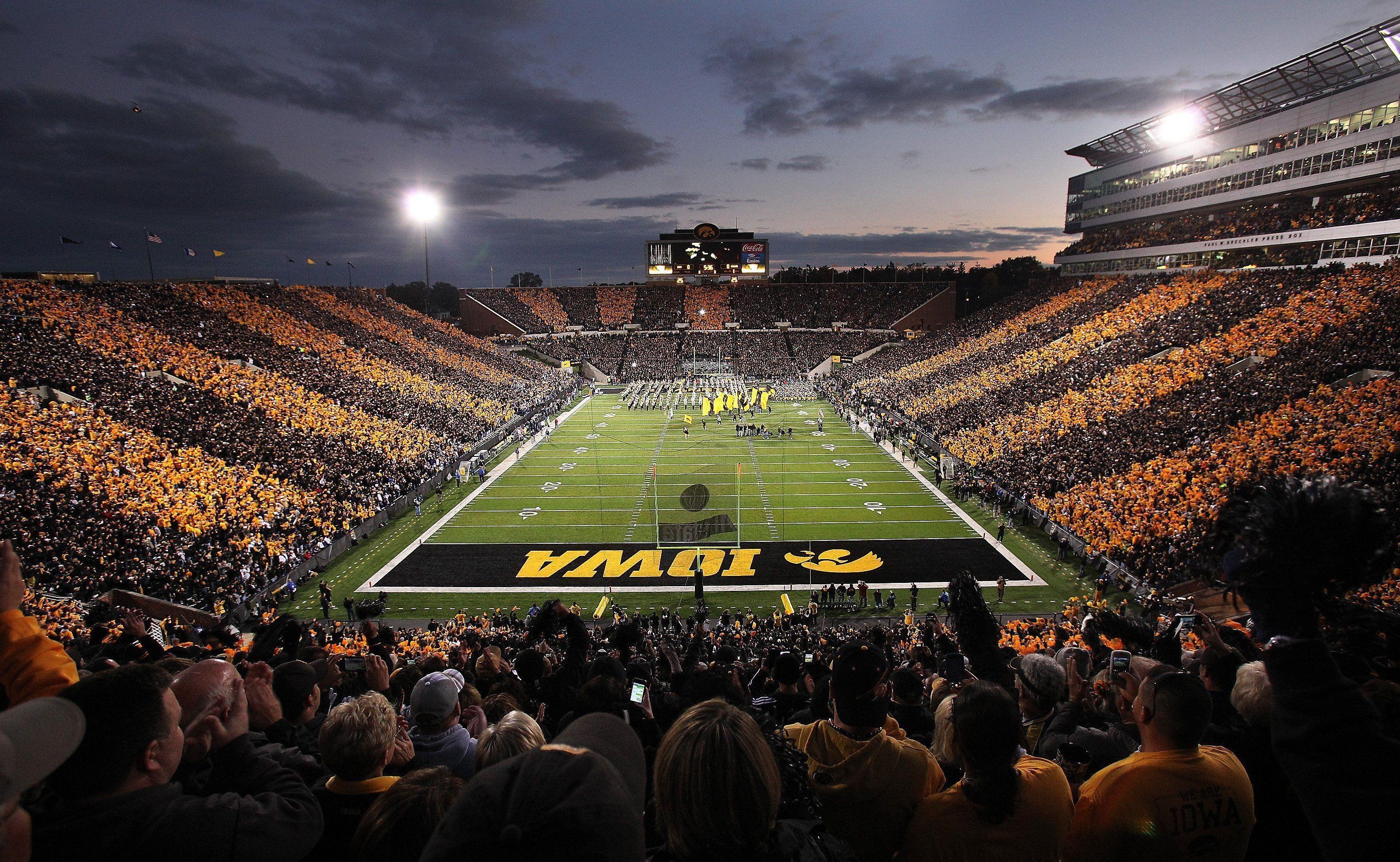 Kinnick Stadium, Iowa Hawkeyes Football Wallpaper, 3000x1850 HD Desktop