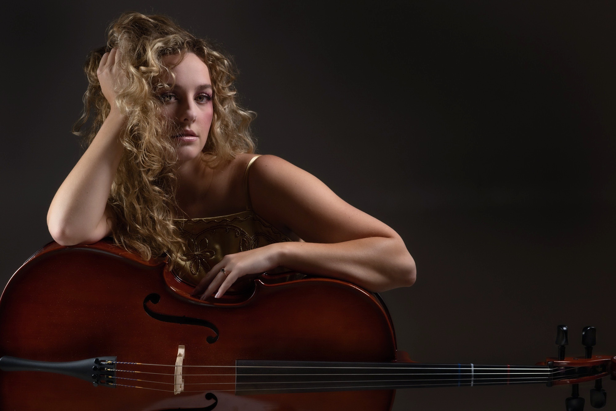 Captivating cello, Harmonious melodies, Aesthetic backgrounds, Beautiful art, 2000x1340 HD Desktop