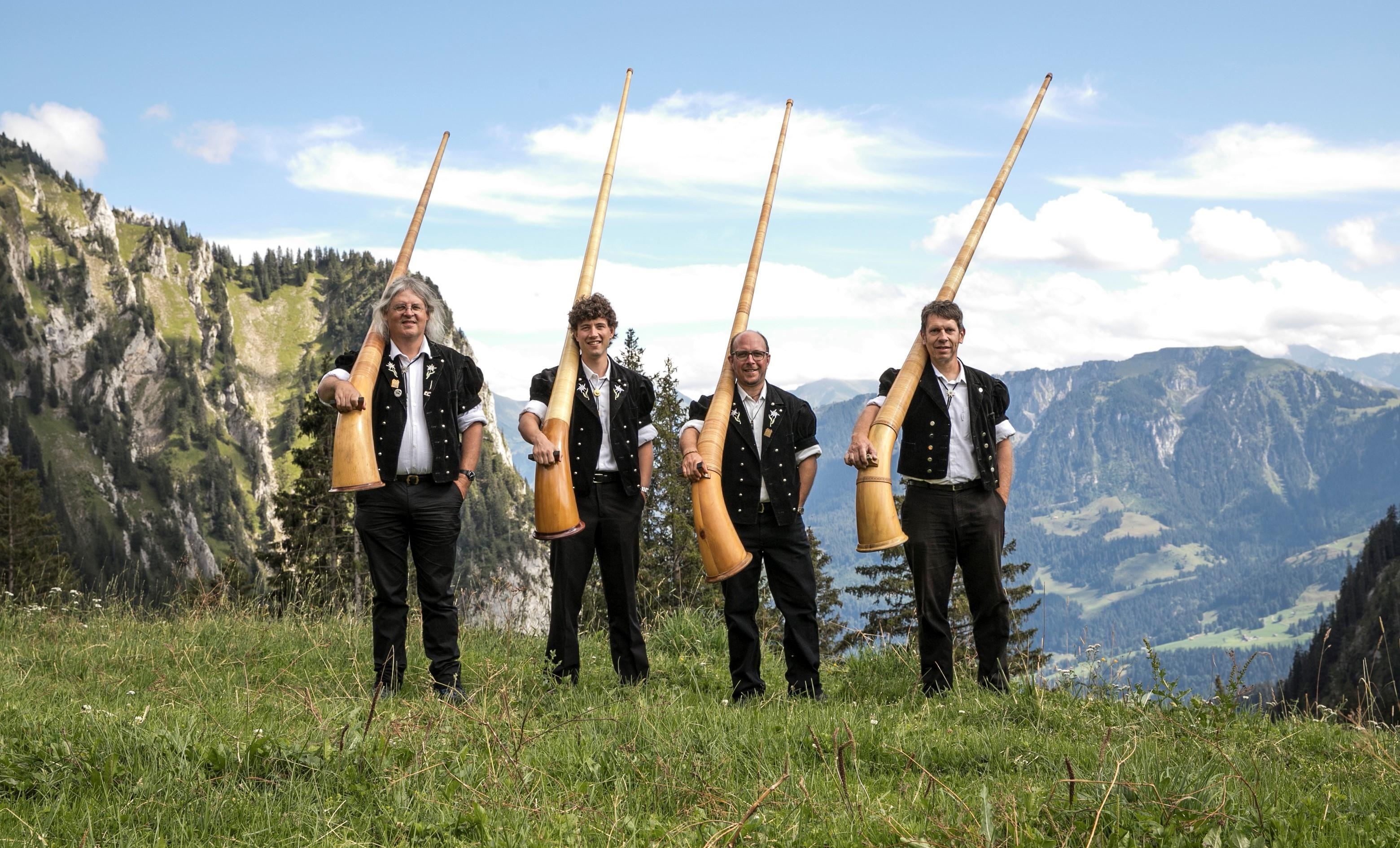 Alphorn experience, Bern welcome, Swiss customs, Valais Switzerland, 3120x1890 HD Desktop