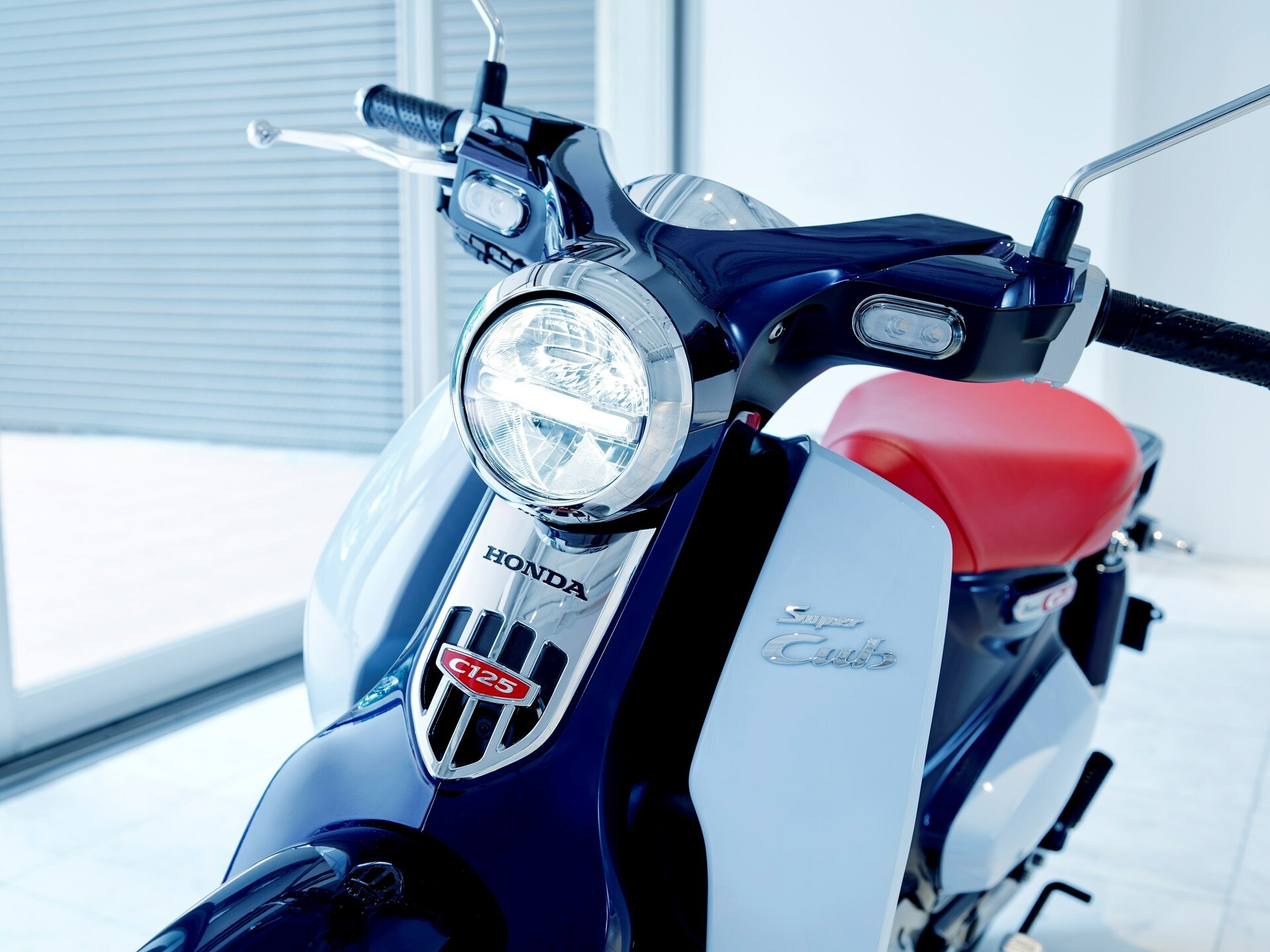 Honda Super Cub, Coming to Europe, 1920x1440 HD Desktop