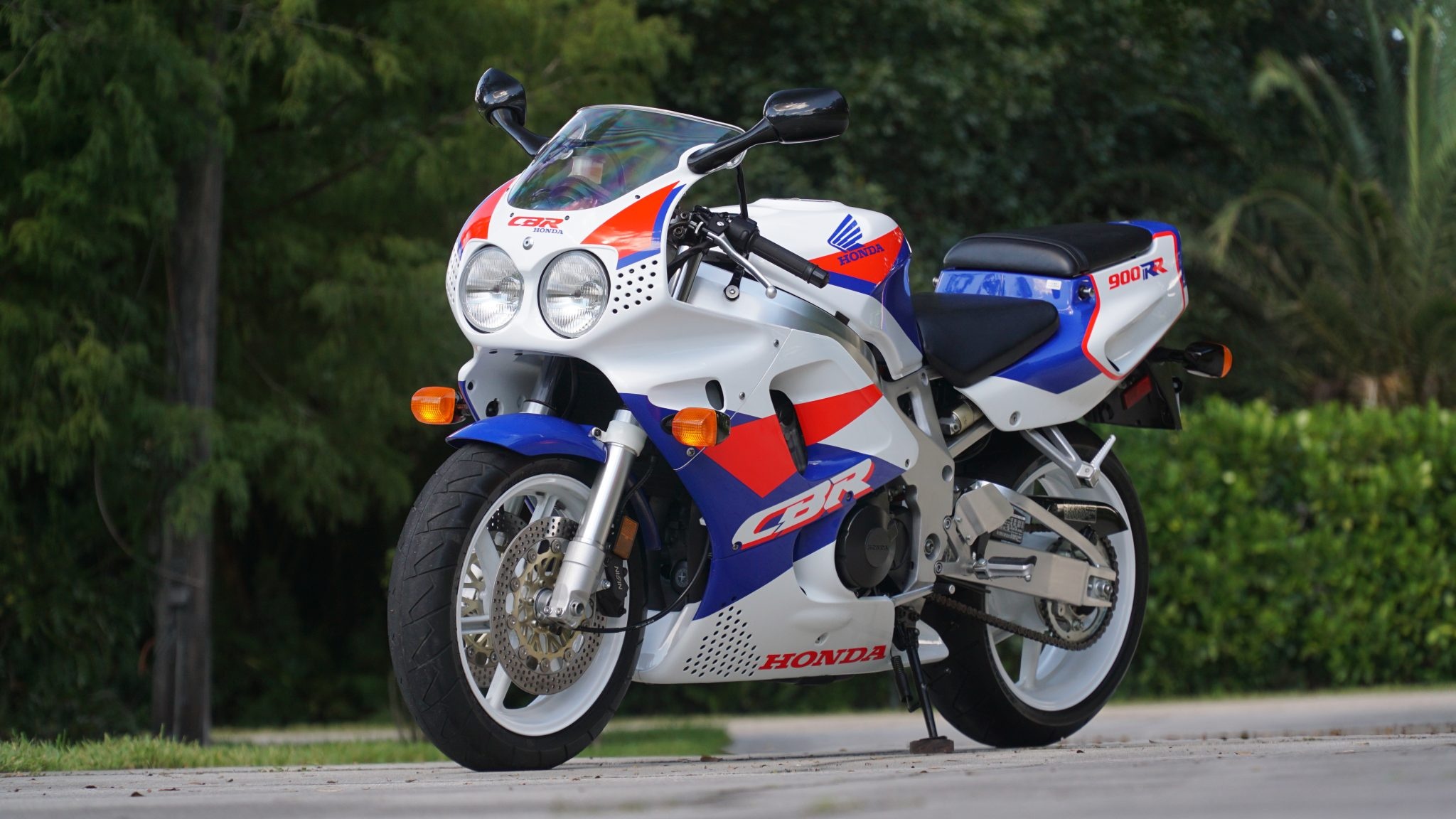 Honda CBR900RR, Iconic motorcycle, Immaculate condition, Fireblade legacy, 2050x1160 HD Desktop