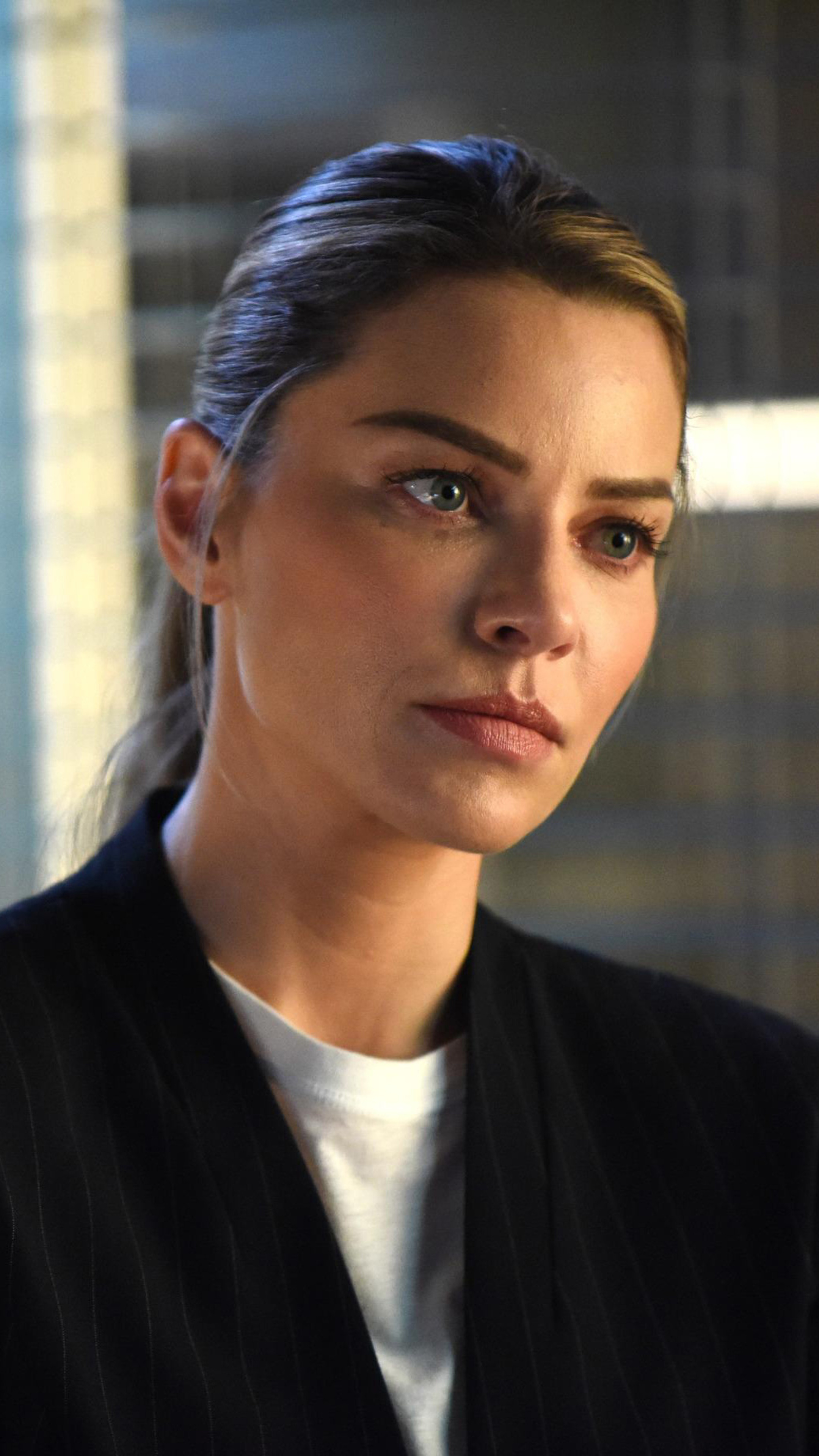 Chloe Decker, Lauren German, Lucifer, Sony Xperia, 2160x3840 4K Phone