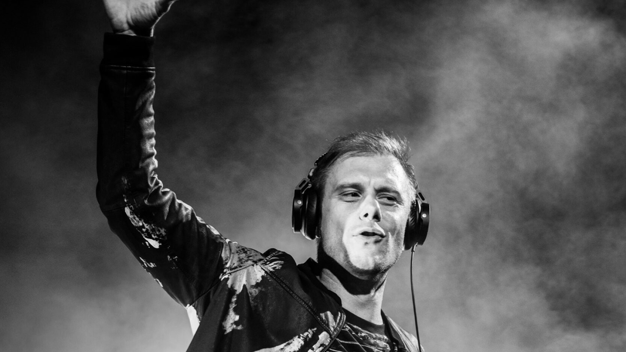 Armin Van Buuren, Electronic music icon, Futuristic soundscapes, Energetic performances, 2050x1160 HD Desktop