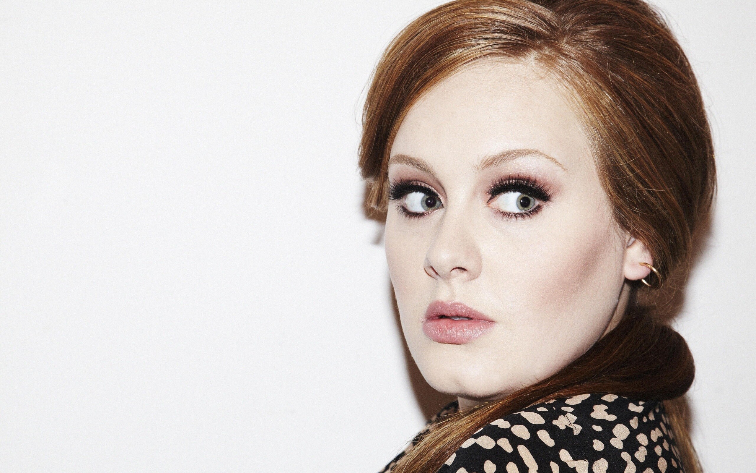 Adele's stunning portraits, Mesmerizing gaze, Powerful vocals, Musical excellence, 2560x1600 HD Desktop