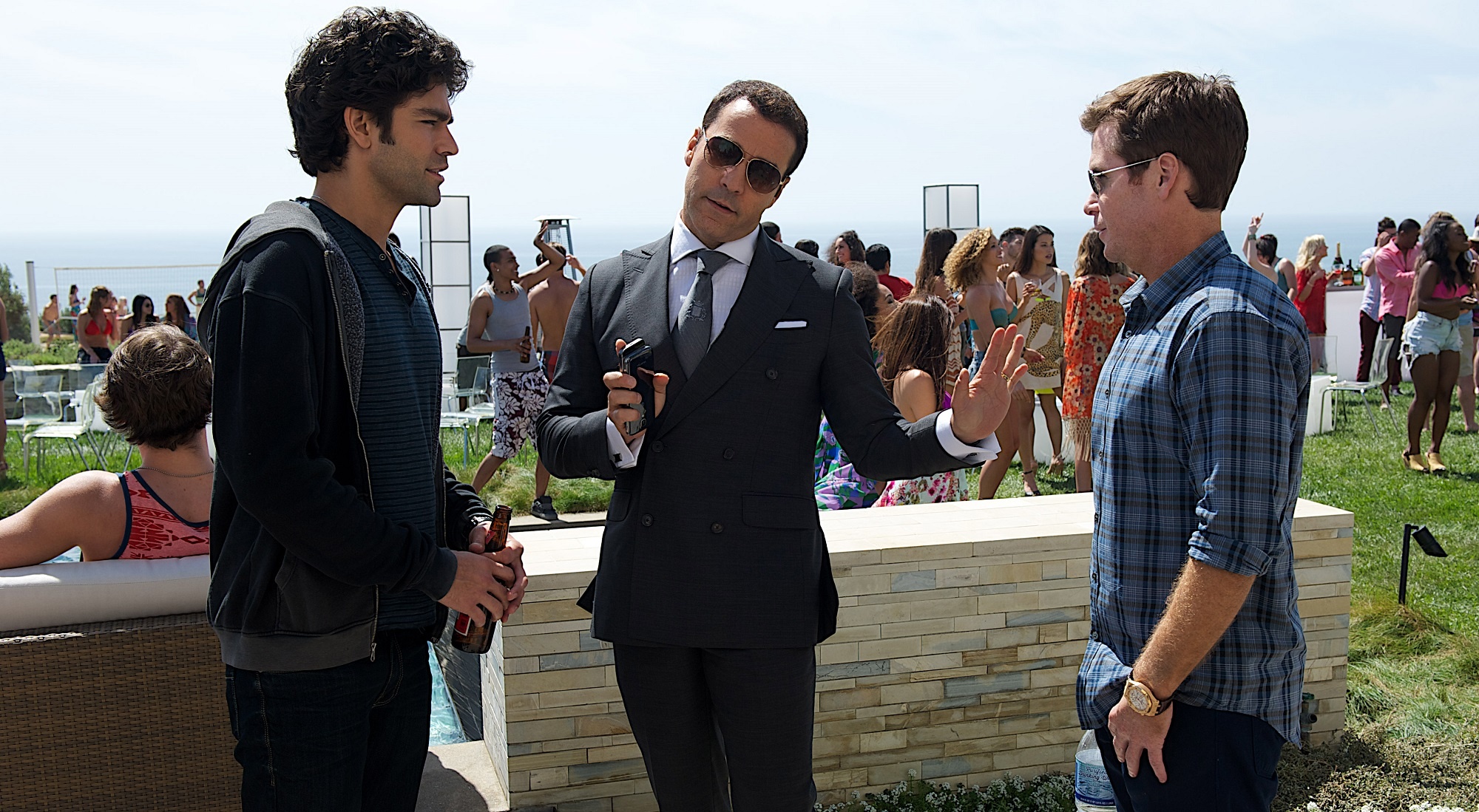 Entourage's Los Angeles, Guide to doing LA, Famous beach scene, Entourage lifestyle, 2000x1100 HD Desktop