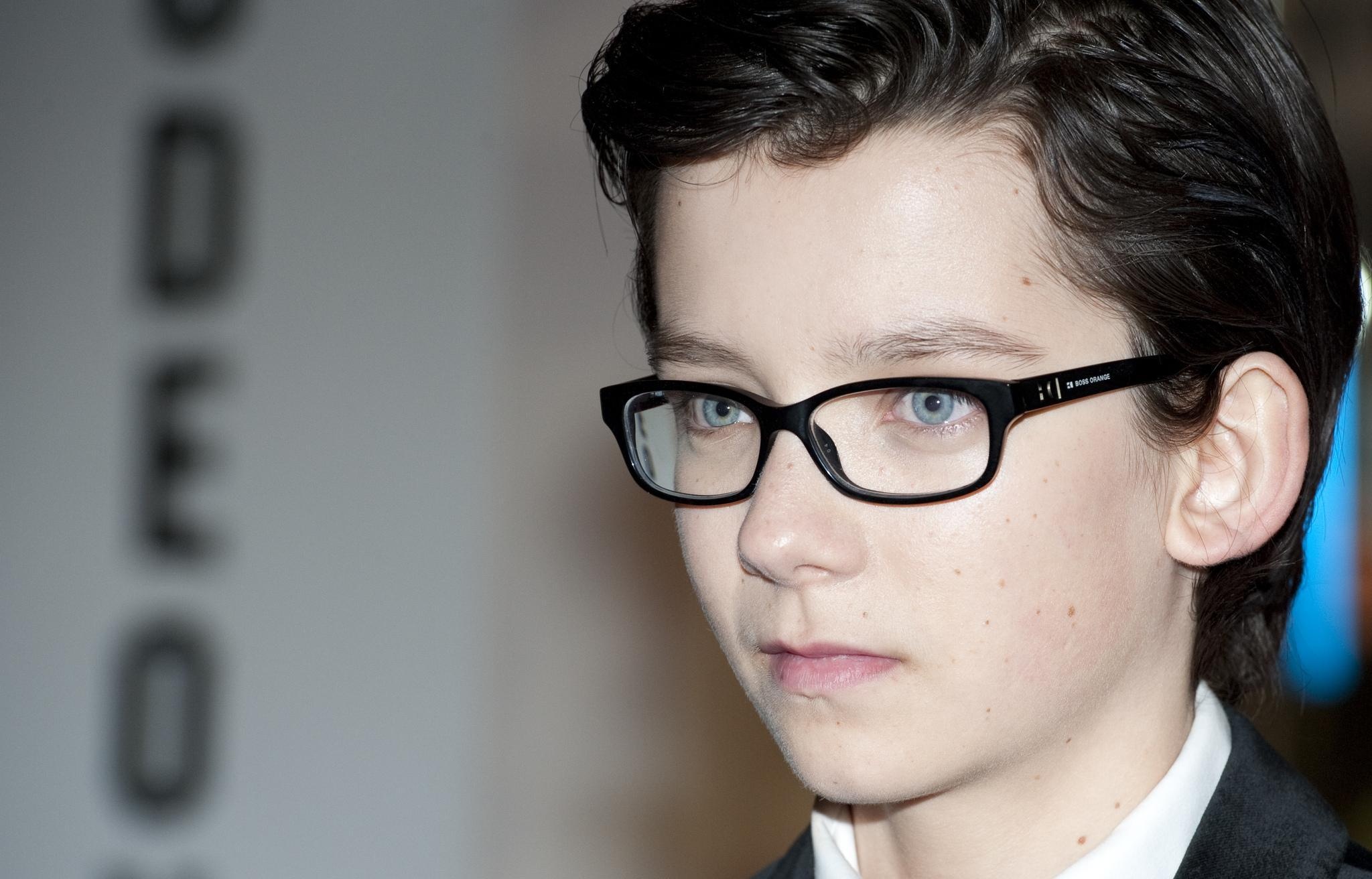 Asa Butterfield, Celebrity wallpapers, 2050x1320 HD Desktop