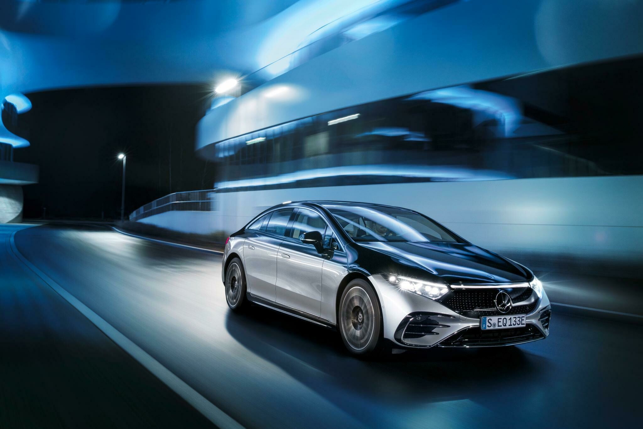 Daimler Aktie, Mercedes-Benz EQS, Stock market news, Financial trends, 2050x1370 HD Desktop