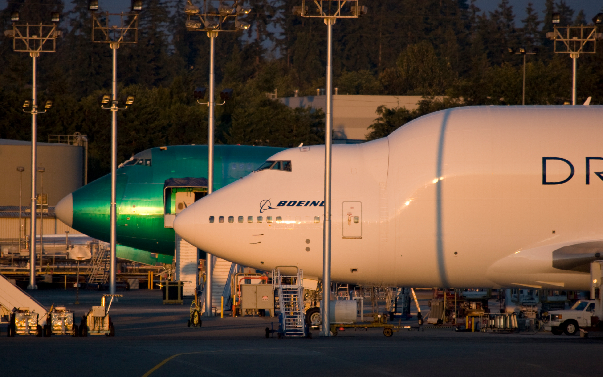 Boeing DreamLifter 2560x1600