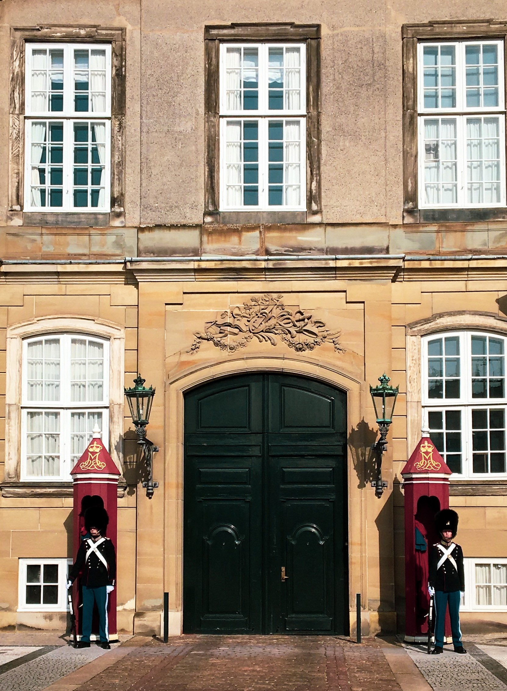 Amalienborg Palace, Changing of the Guards, Danish Royalty, Ceremonial Tradition, 1670x2270 HD Phone