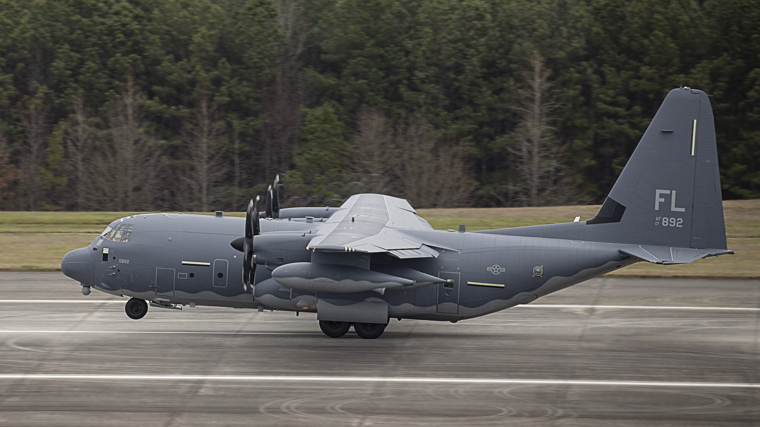 Lockheed C-130 Hercules, Modern weapons, 2560x1440 HD Desktop