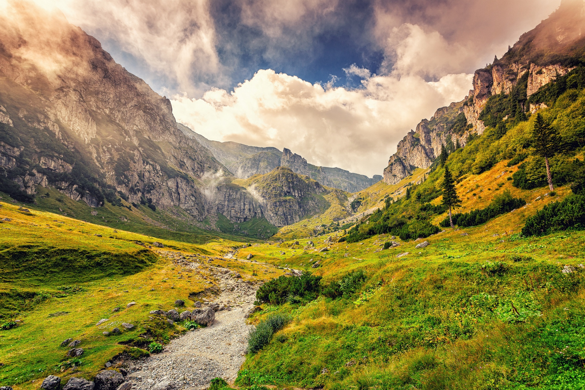 Malaiesti Valley, Romania Wallpaper, 2050x1370 HD Desktop