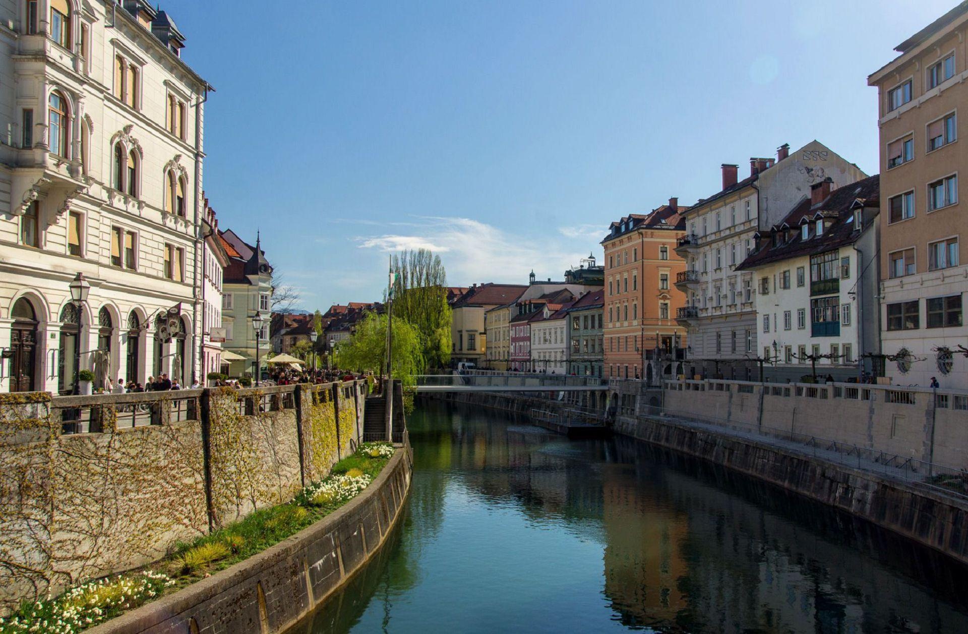 Ljubljana essence, Gorgeous architecture, Quaint streets, Rich cultural history, 1920x1260 HD Desktop