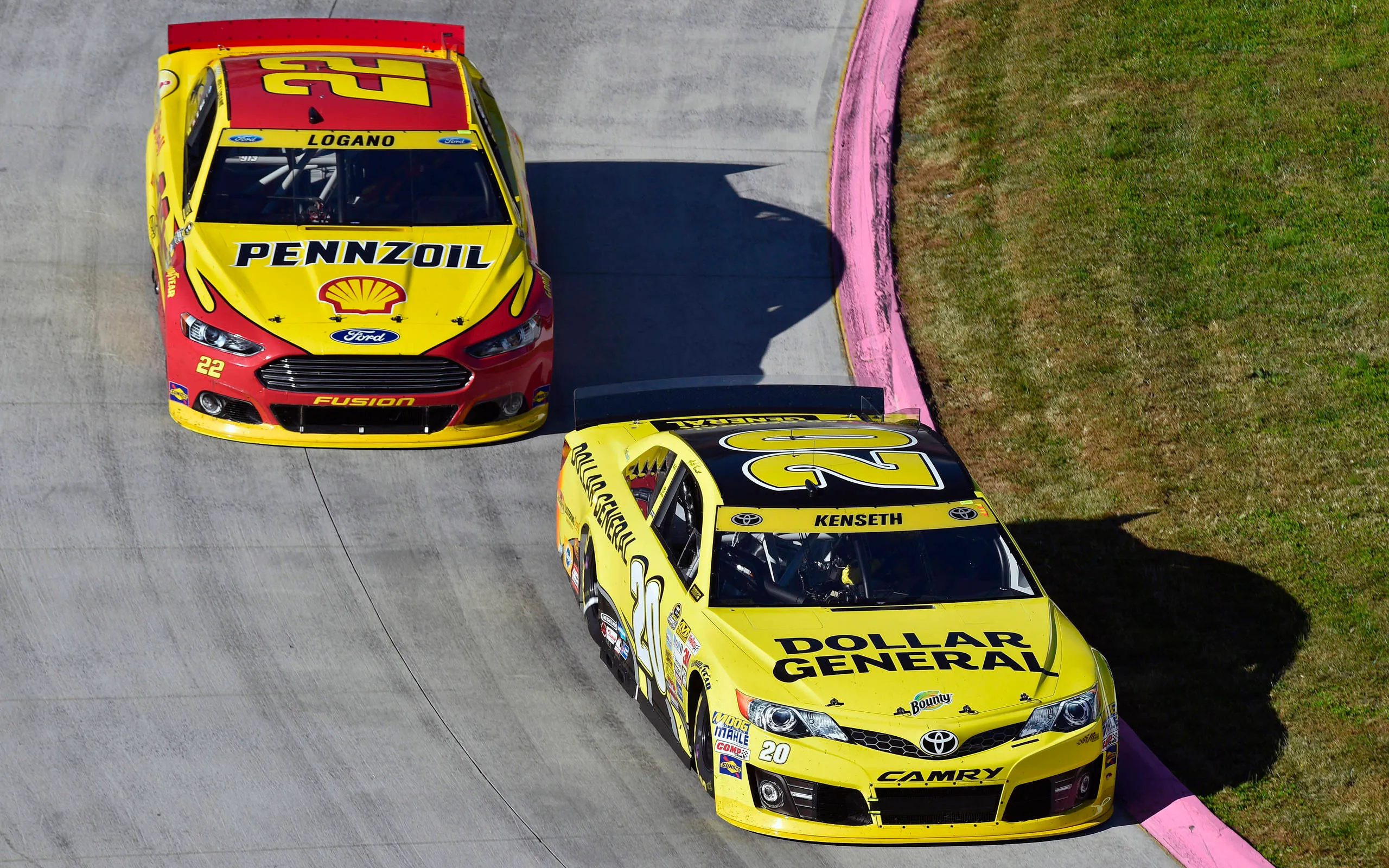 Matt Kenseth revenge, Joey Logano crash, NASCAR chase race, Martinsville, 2560x1600 HD Desktop