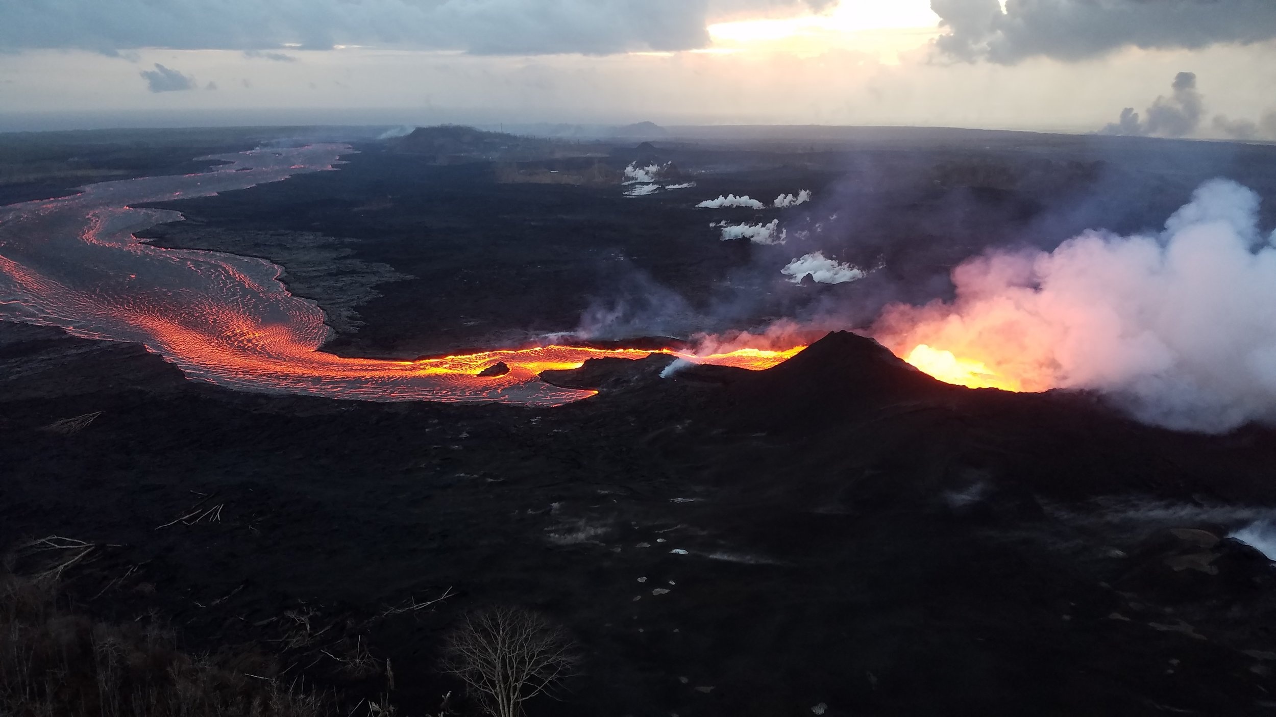 Kilauea, The big island, Open for business, 2500x1410 HD Desktop