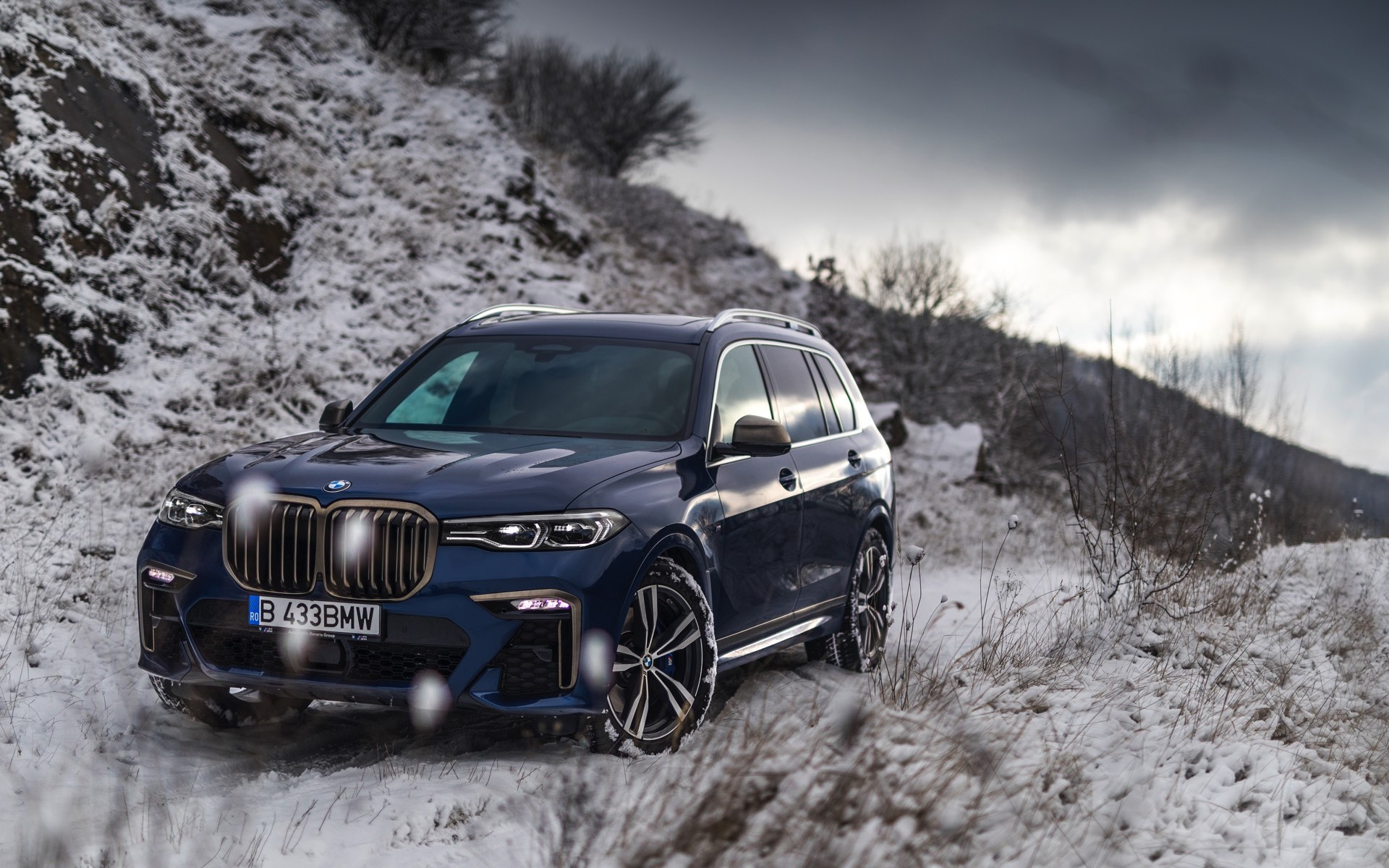 BMW X7, M50d power diesel, SUV luxury, Unmatched performance, 1920x1200 HD Desktop