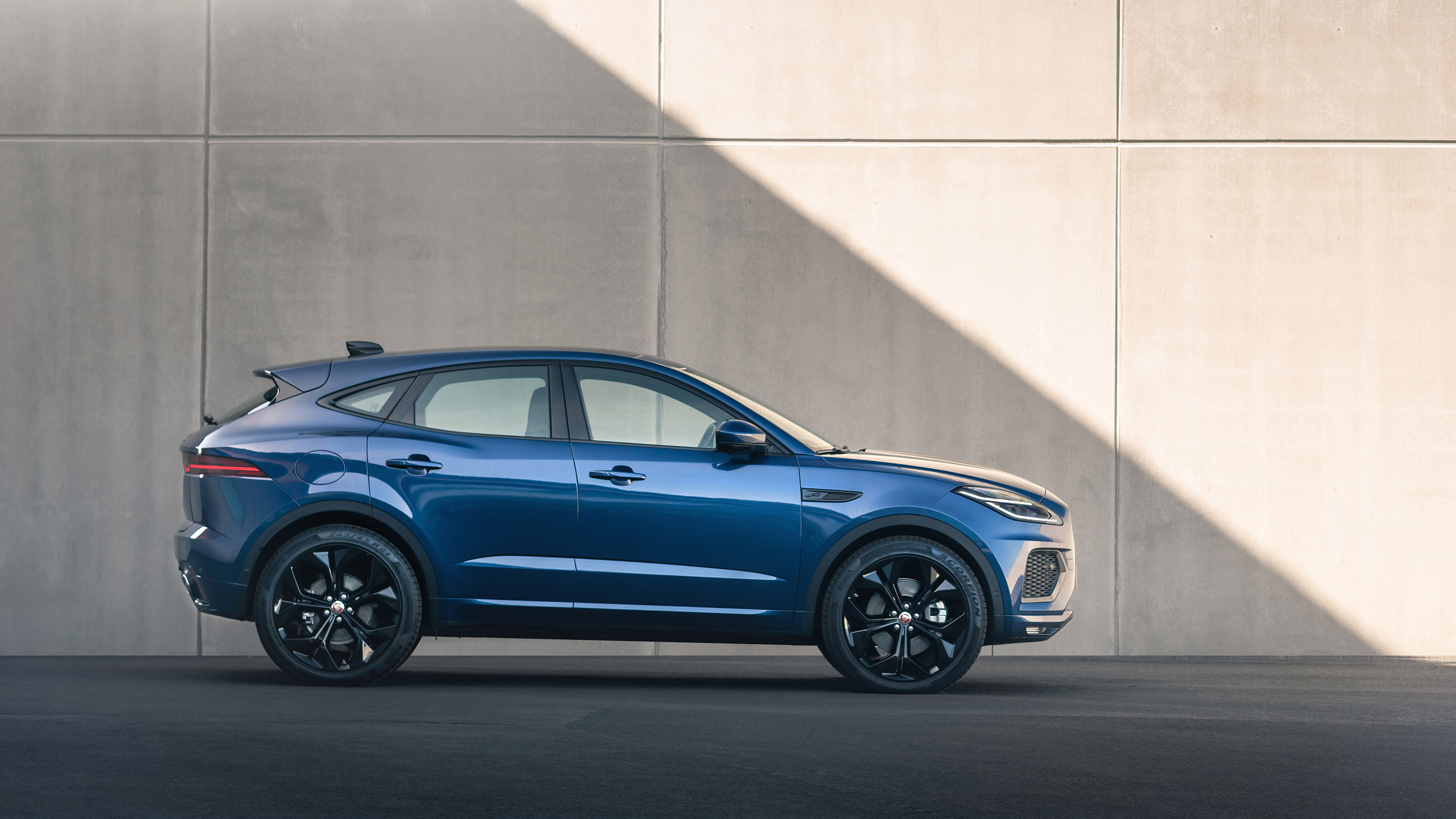 Jaguar E-PACE, Agile and fierce, Dynamic design, Unleashed power, 3840x2160 4K Desktop