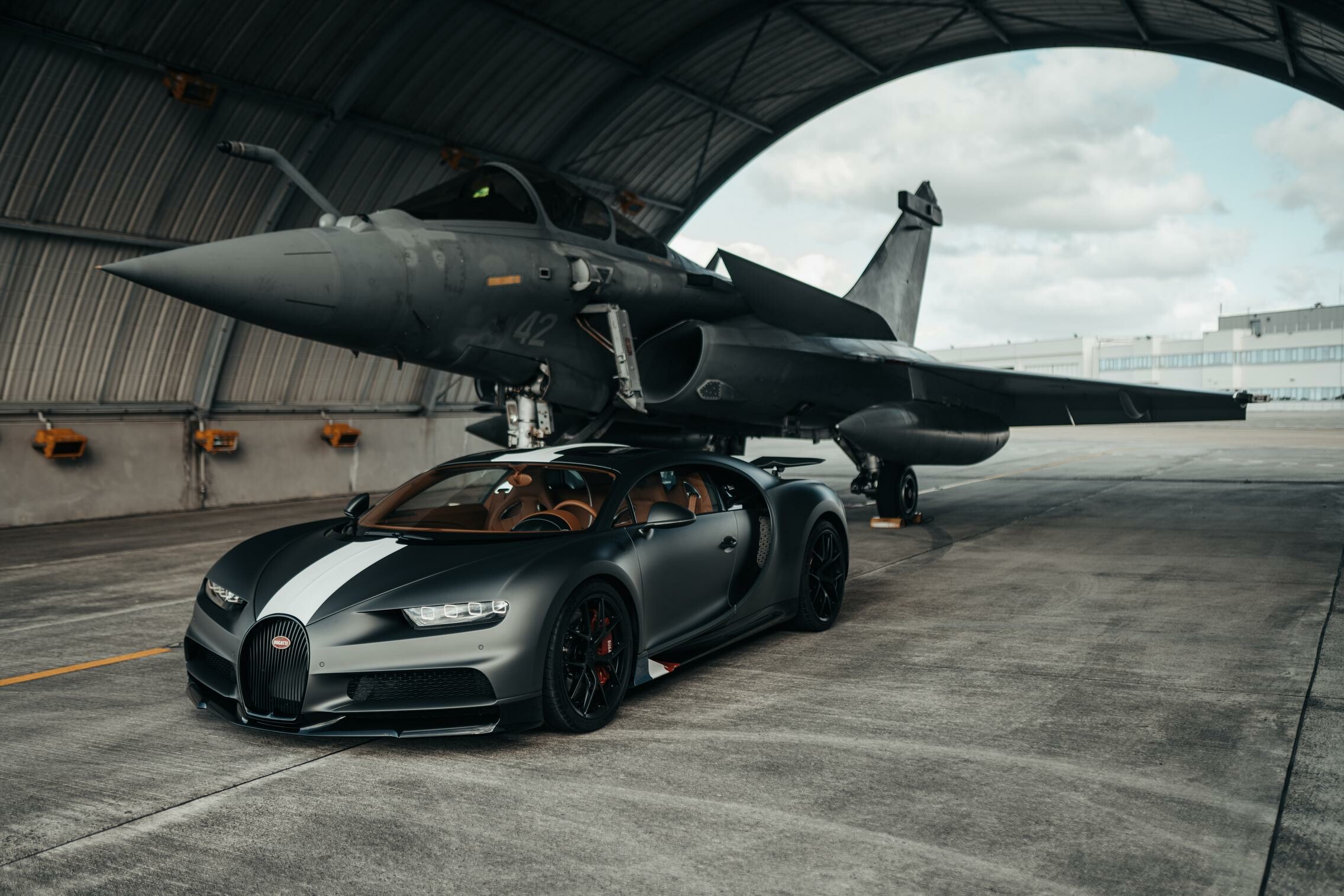 Chiron Sport vs Dassault Rafale Navy Jet, Epic drag race, Speed and power, Unmatched performance, 2280x1520 HD Desktop