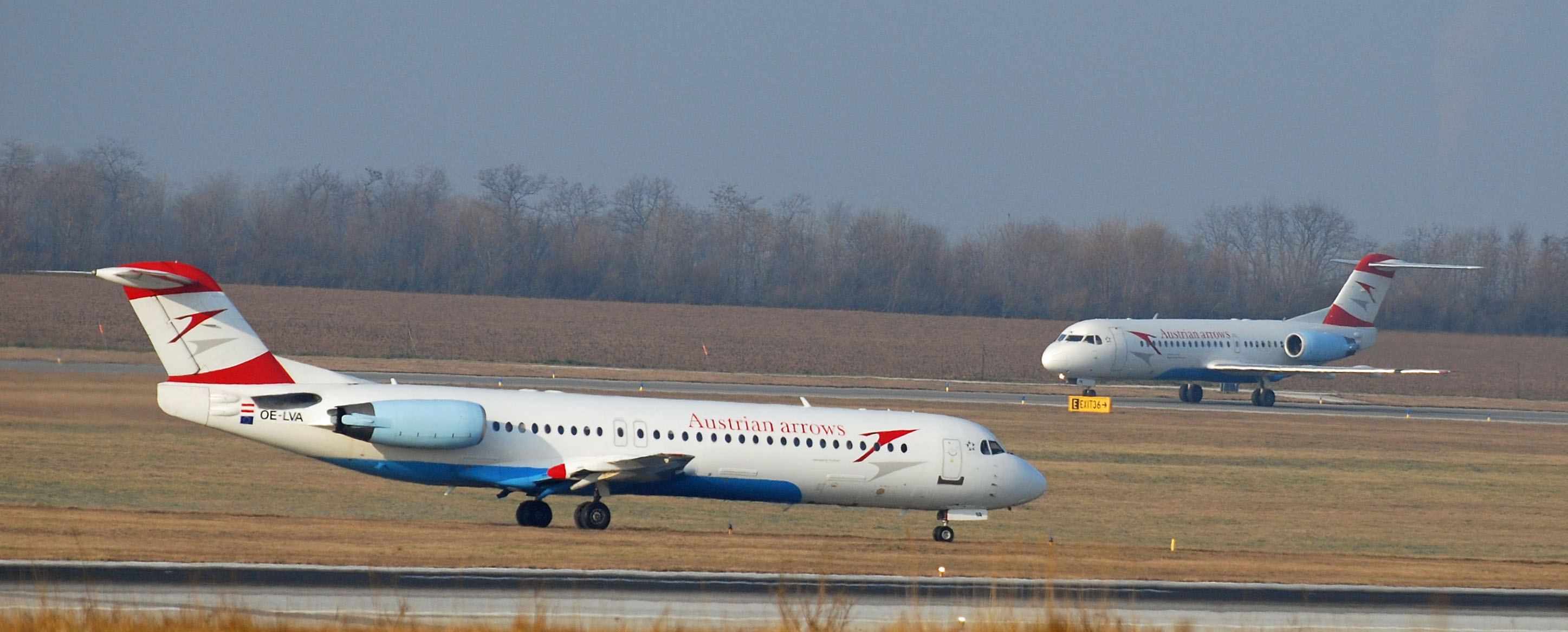 Fokker 70, Oe Lvaoe Lfkvie, Wikimedia Commons, 2900x1170 Dual Screen Desktop