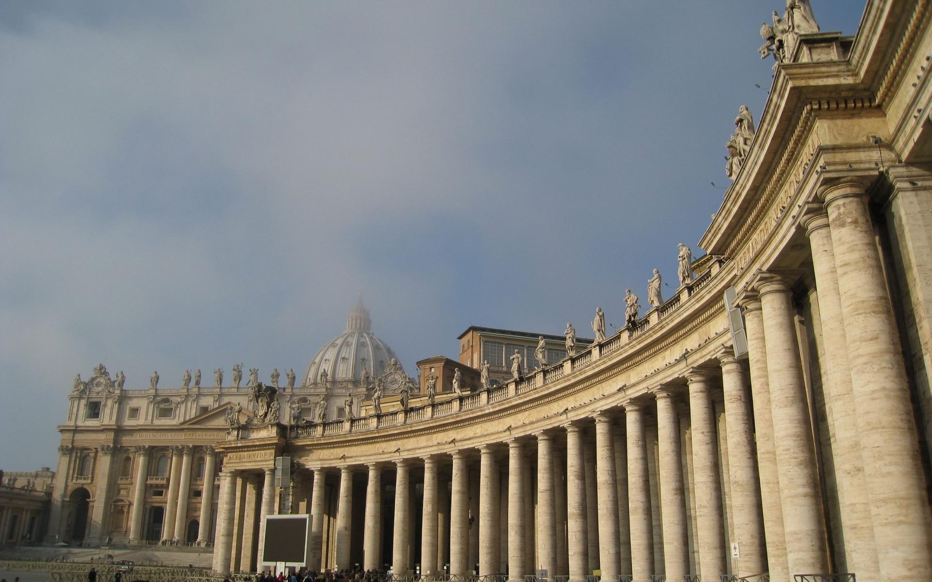 Vatican City Travels, Foggy city, Forest mist, Mystery in the air, 1920x1200 HD Desktop