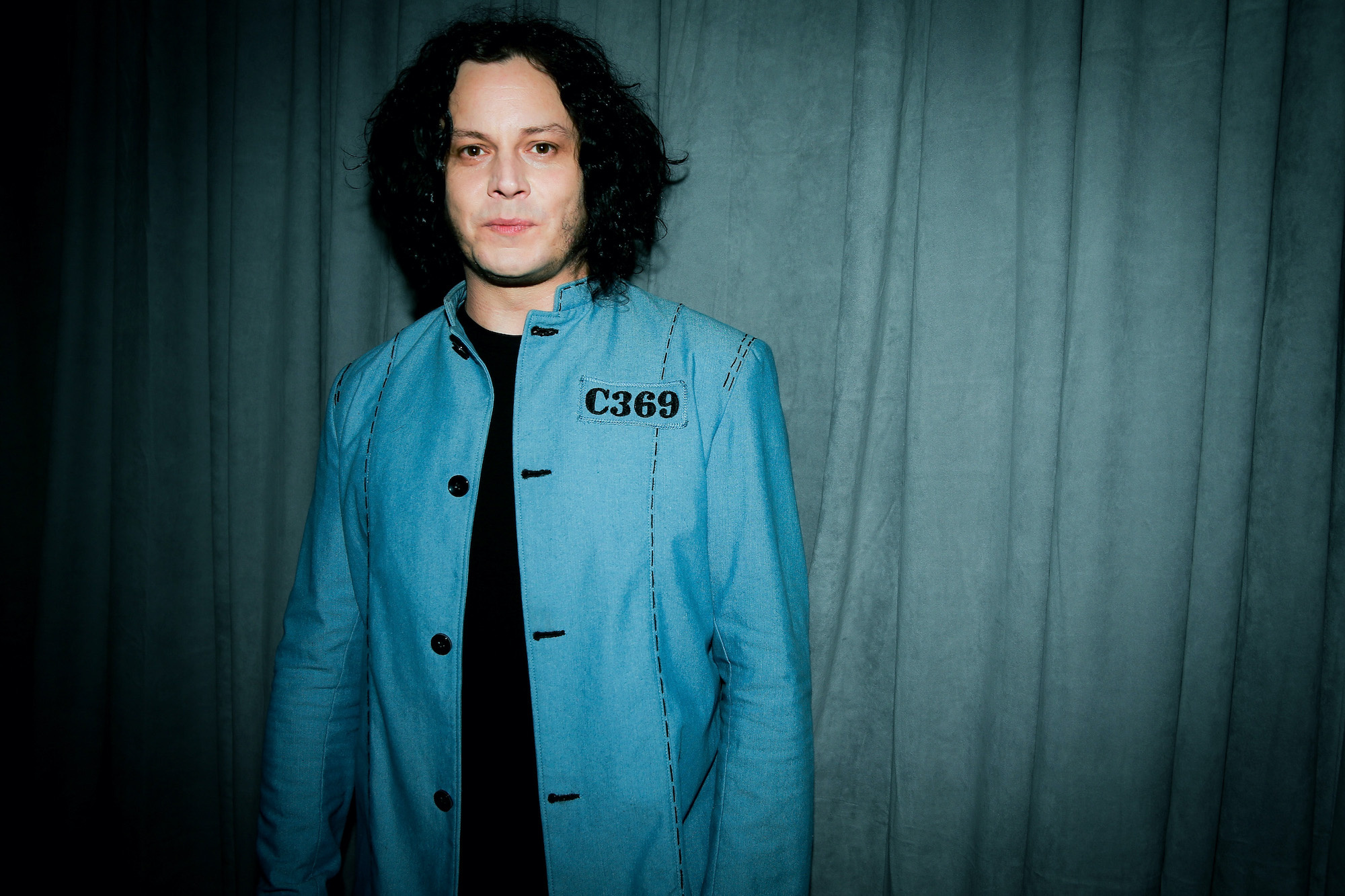 Jack White, Hid 100 Copies, Old Furniture, Detroit, 2000x1340 HD Desktop