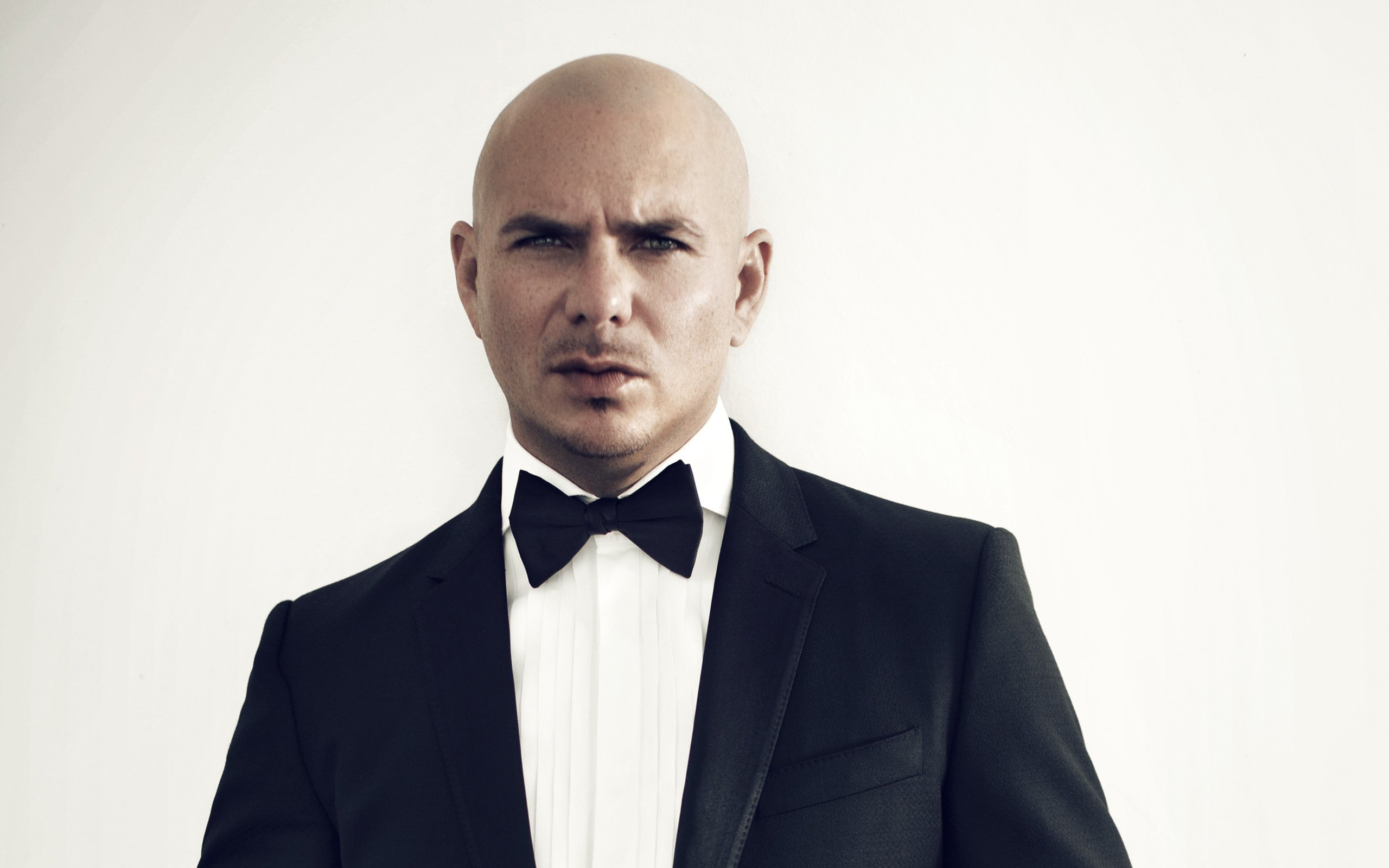 Pitbull, Rapper, Elegant costume, Desktop, 2560x1600 HD Desktop