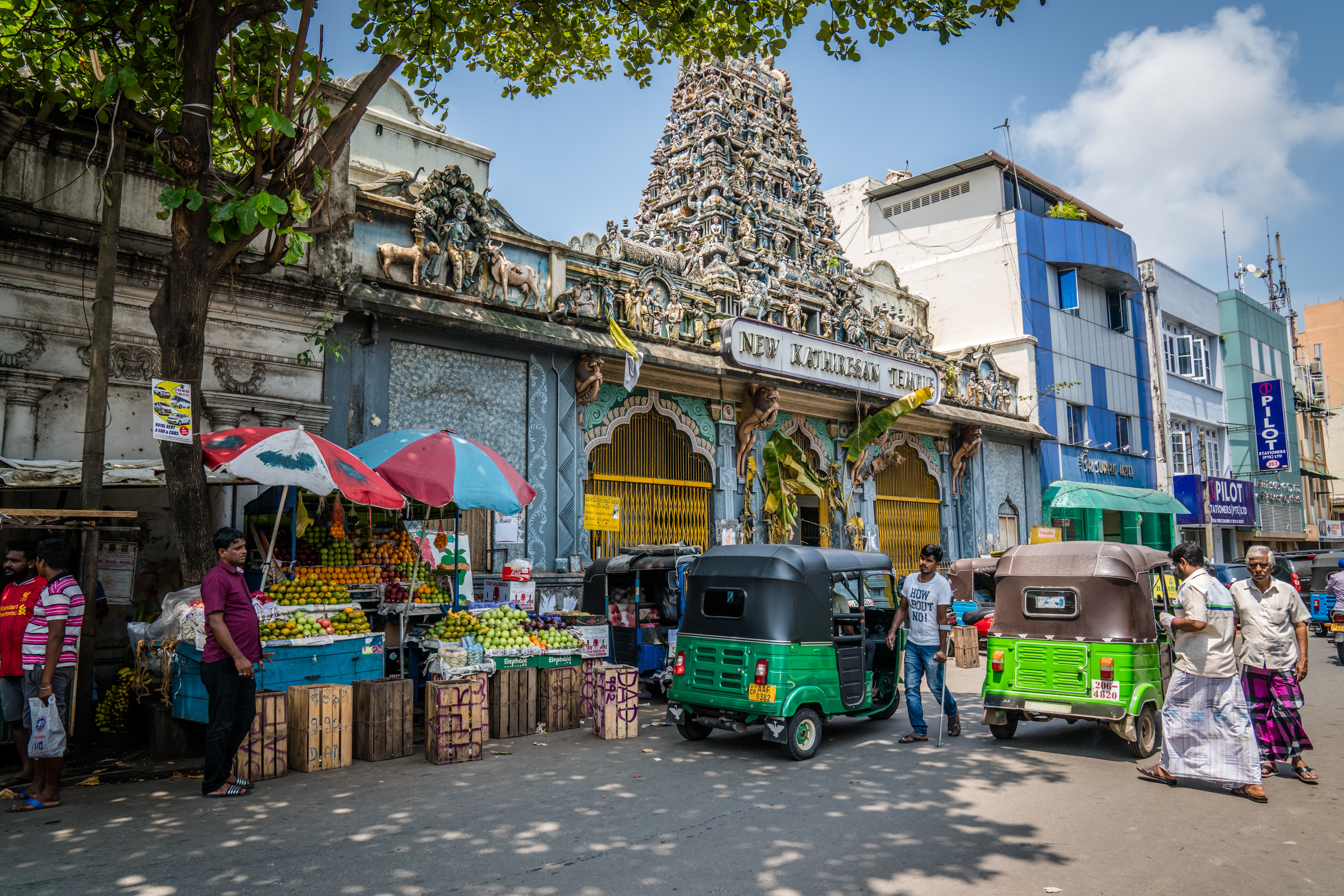 Colombo, Hindu temple, Street scene, Zigzagging with Bill and Paige, 2840x1900 HD Desktop