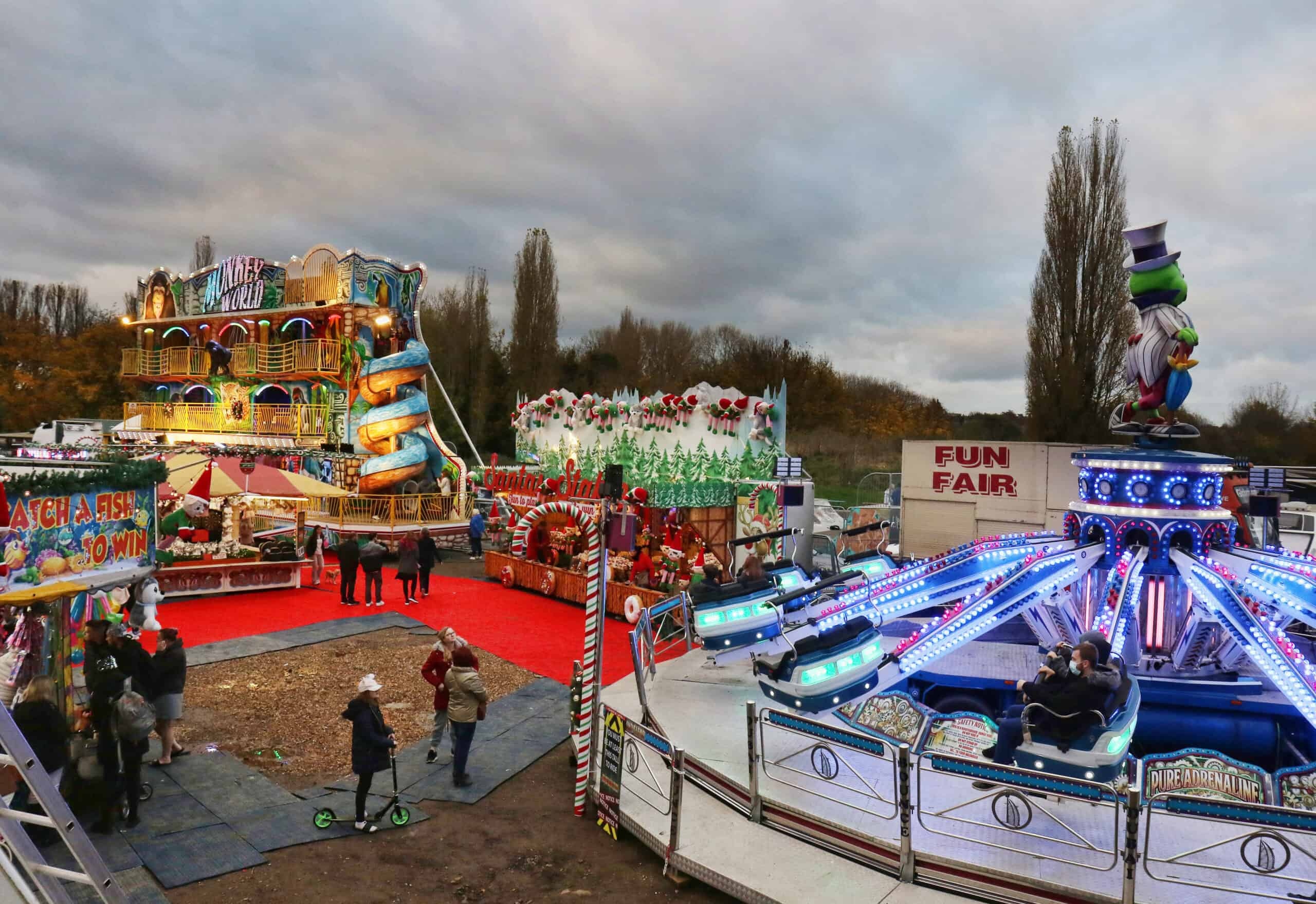 Fun Fair, Hills Meadow, Reading, Eid special, 2560x1760 HD Desktop