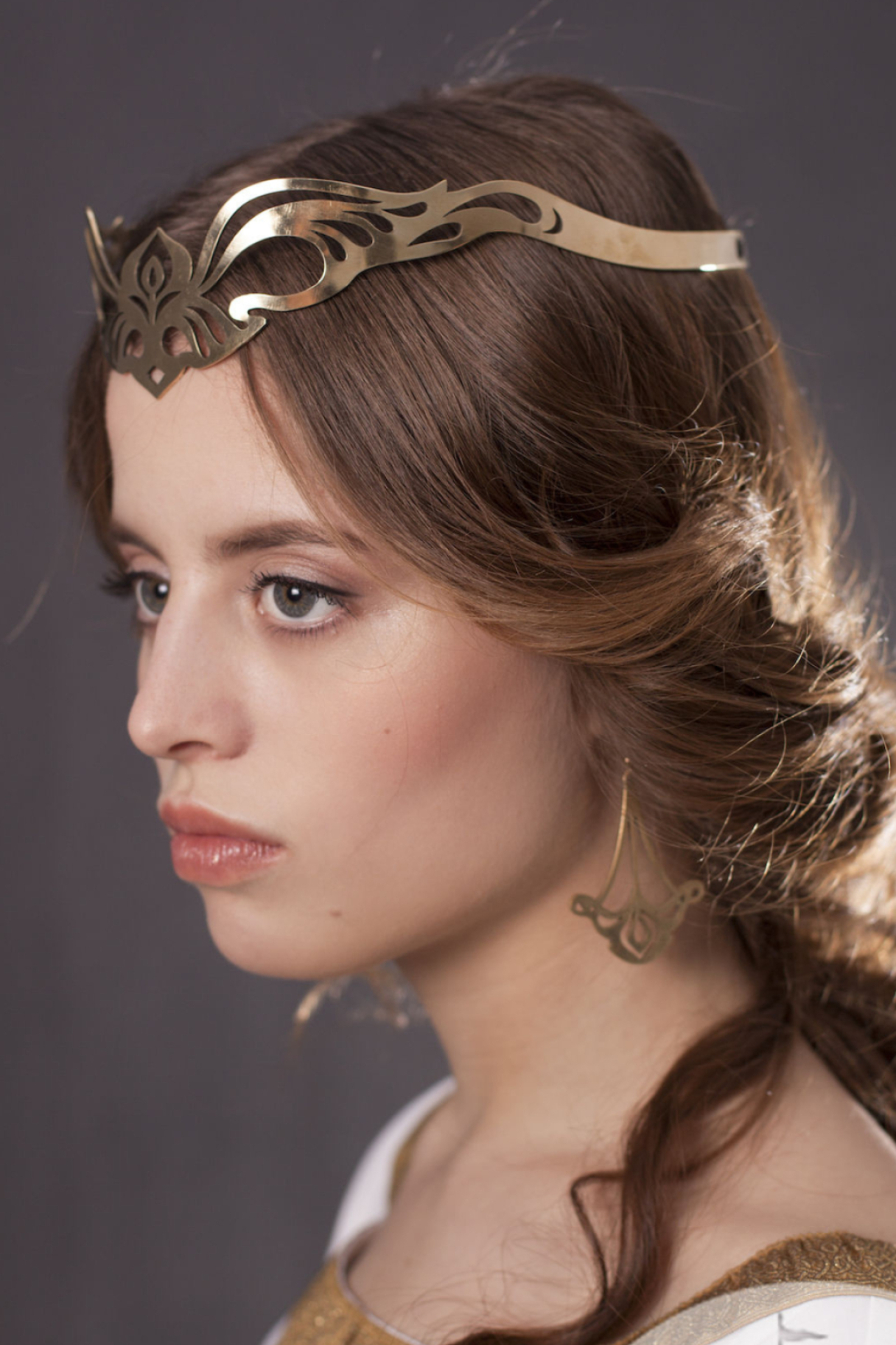 Brass circlet crown, Lady hunter robe, 1600x2400 HD Phone