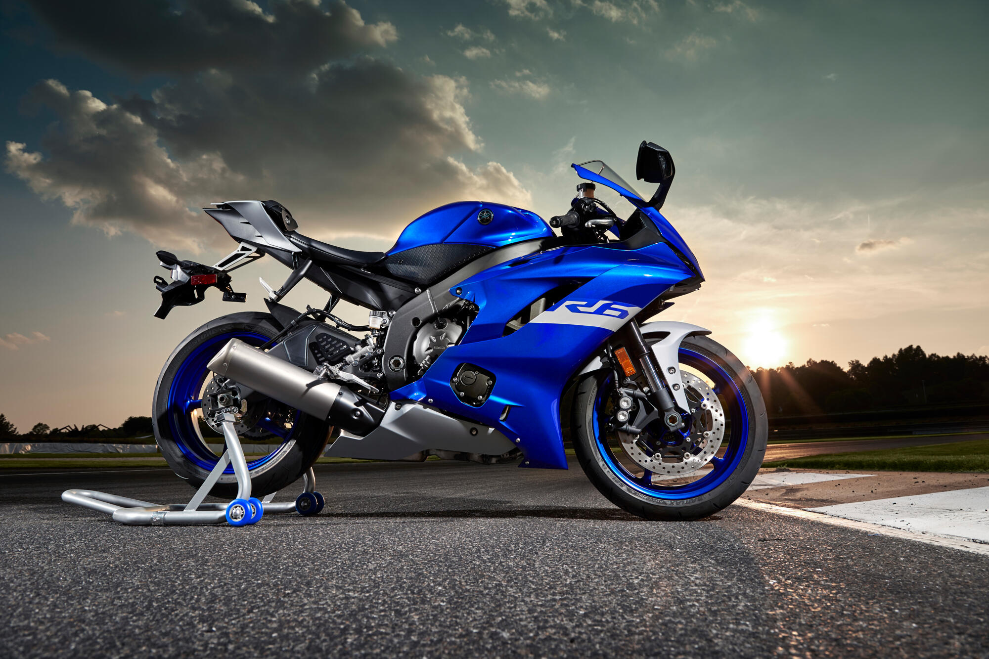 Yamaha YZF-R6, New Yamaha R6, Sleek design, High-speed performance, 2000x1340 HD Desktop