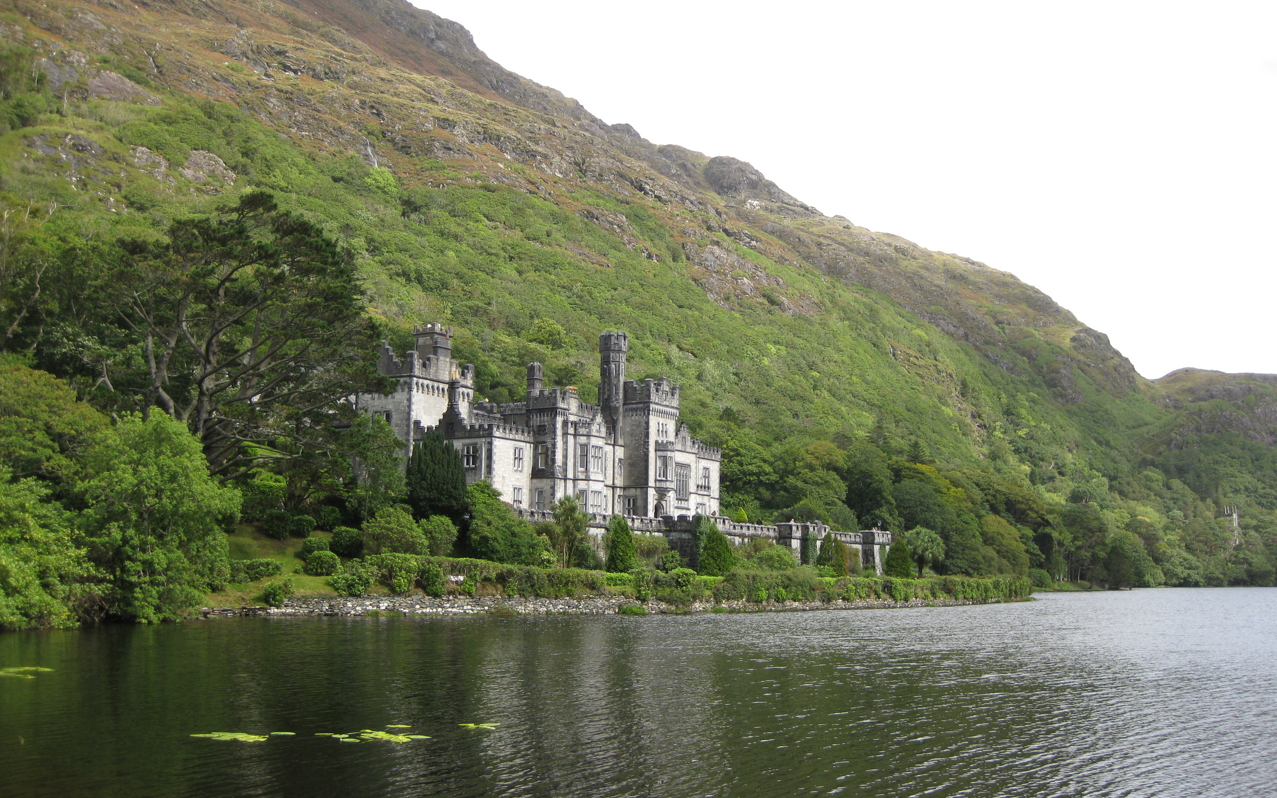 Kylemore Abbey, Ireland Wallpaper, 2560x1600 HD Desktop