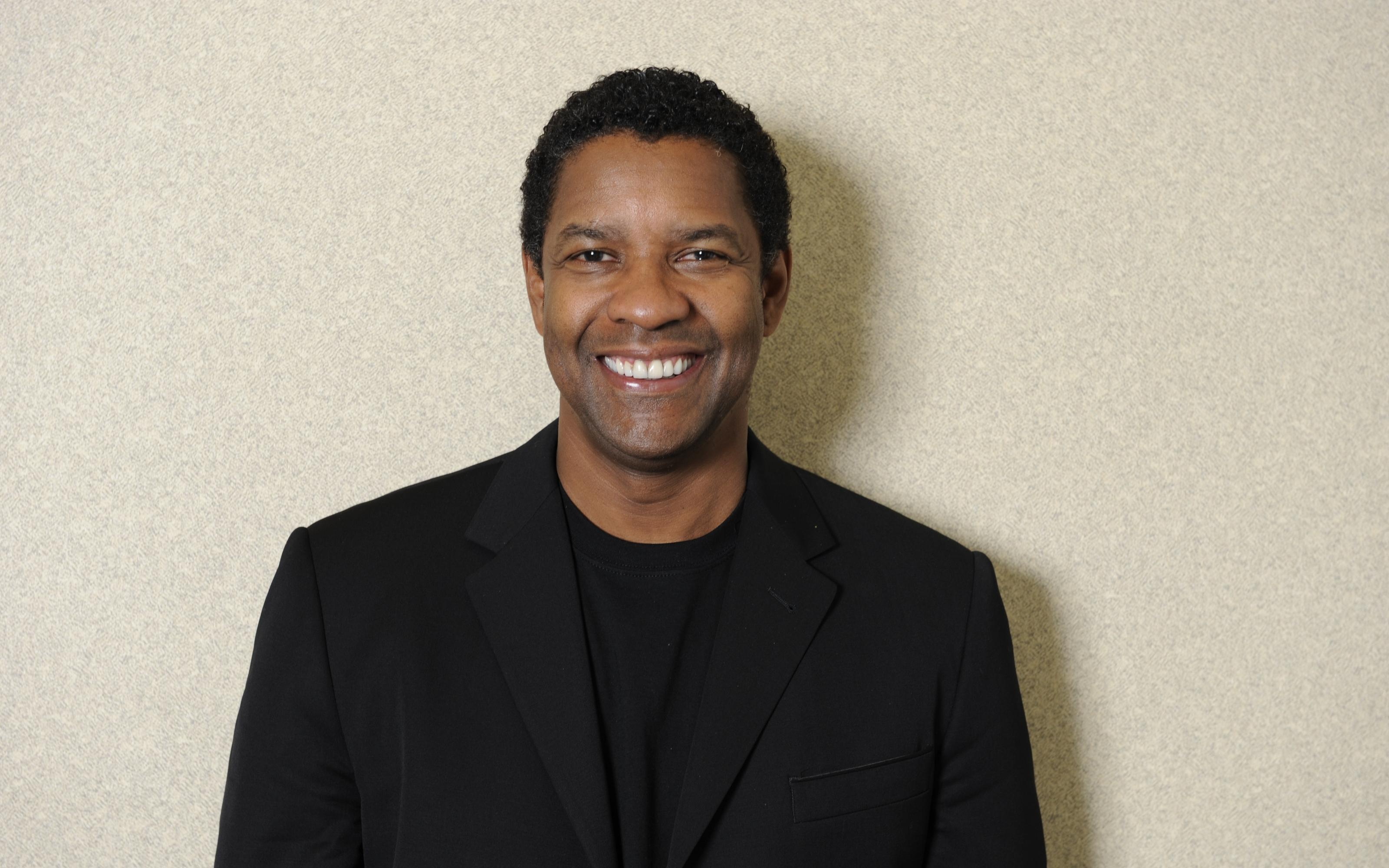 Denzel Washington, Smile wallpaper, Widescreen, 3200x2000 HD Desktop